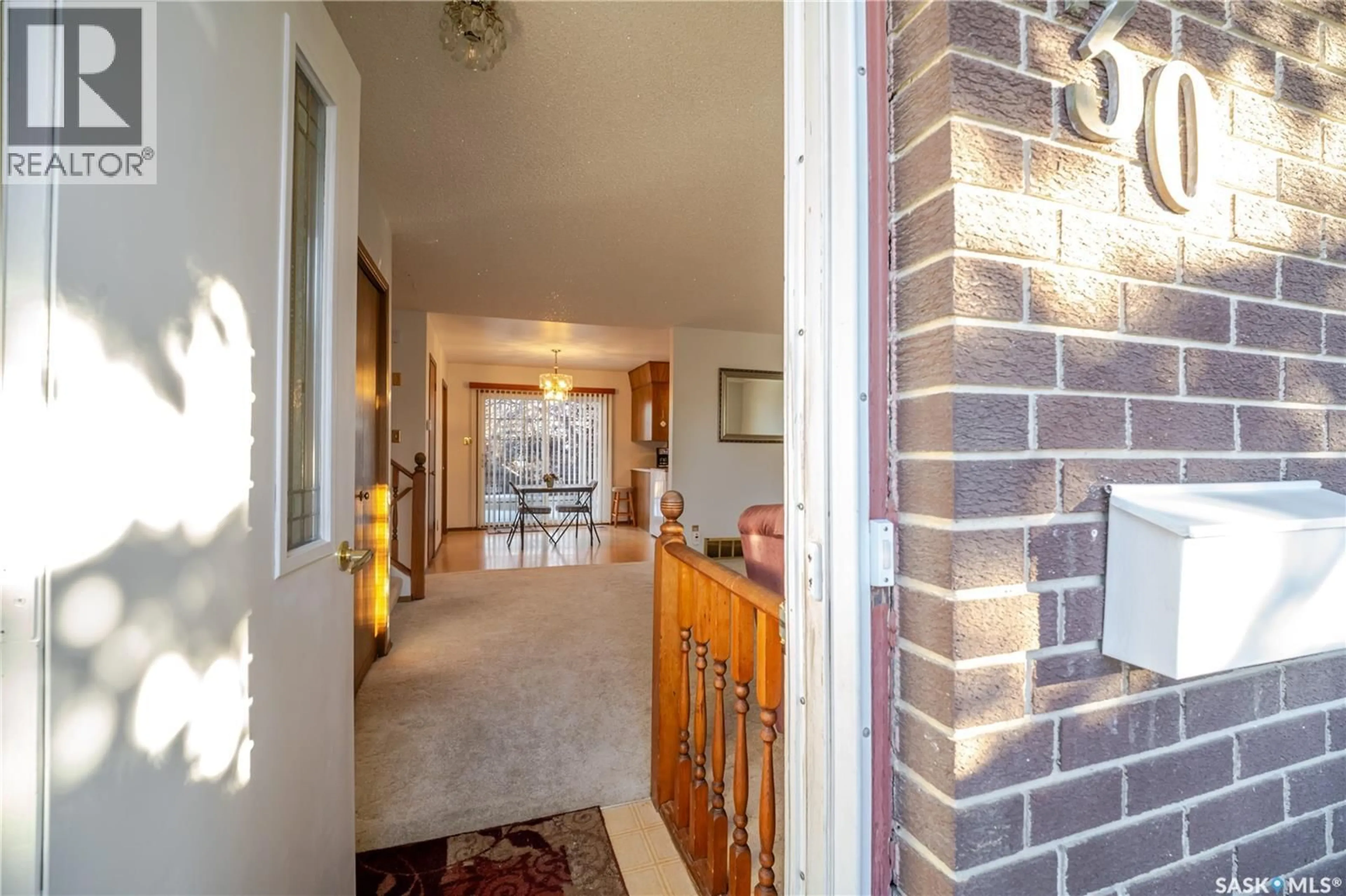 Indoor foyer for 30 AVENS ROAD, Moose Jaw Saskatchewan S6J1B6