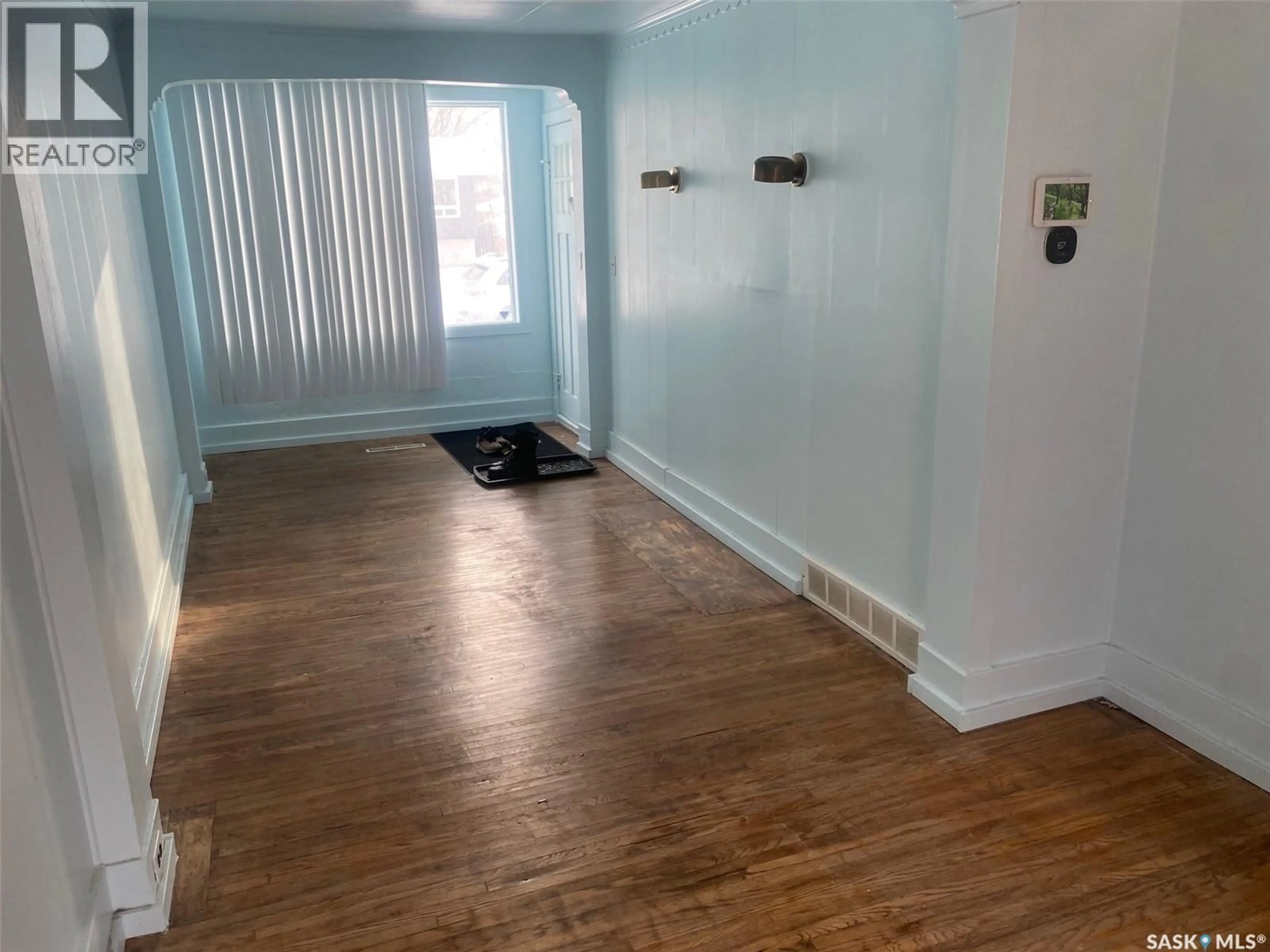 A pic of a room for 1127 J AVENUE, Saskatoon Saskatchewan S7M2C2