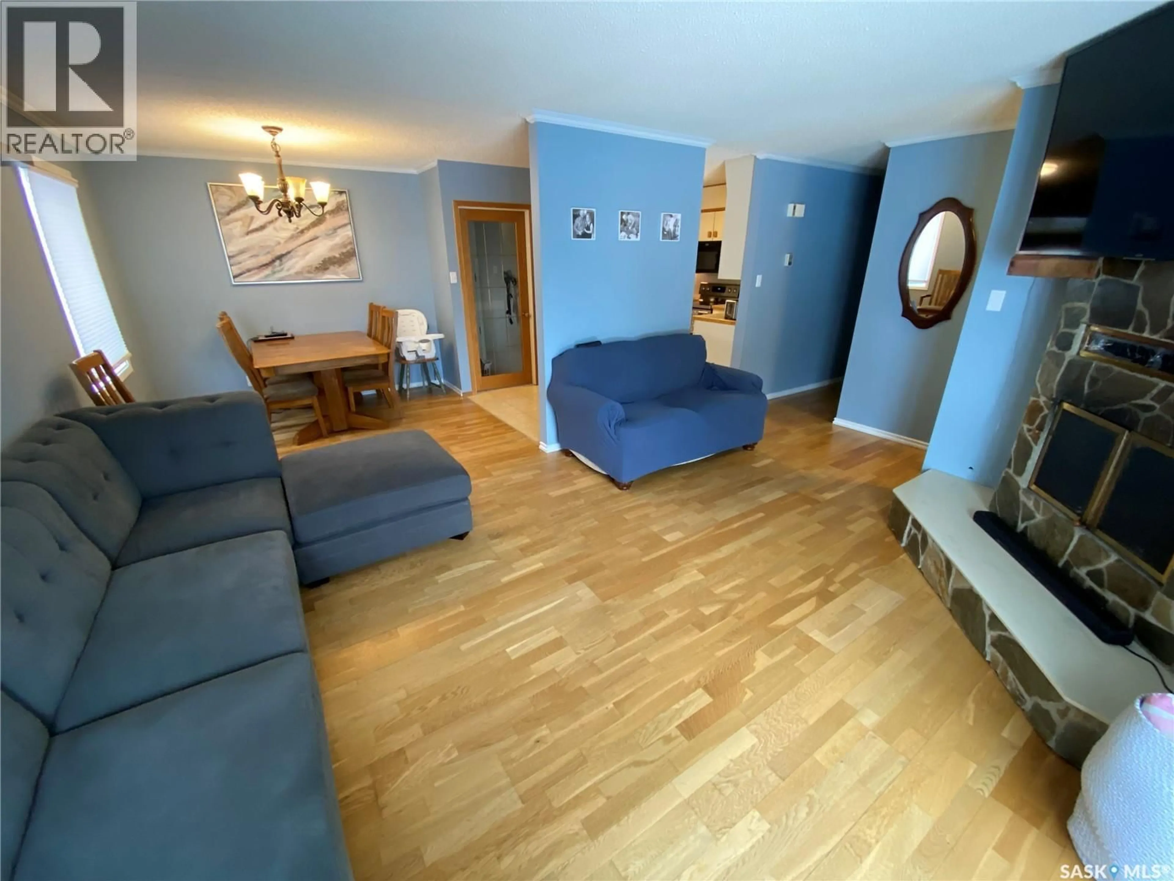 Living room with furniture, unknown for 77 CRESTWOOD CRESCENT, Yorkton Saskatchewan S3N2P2