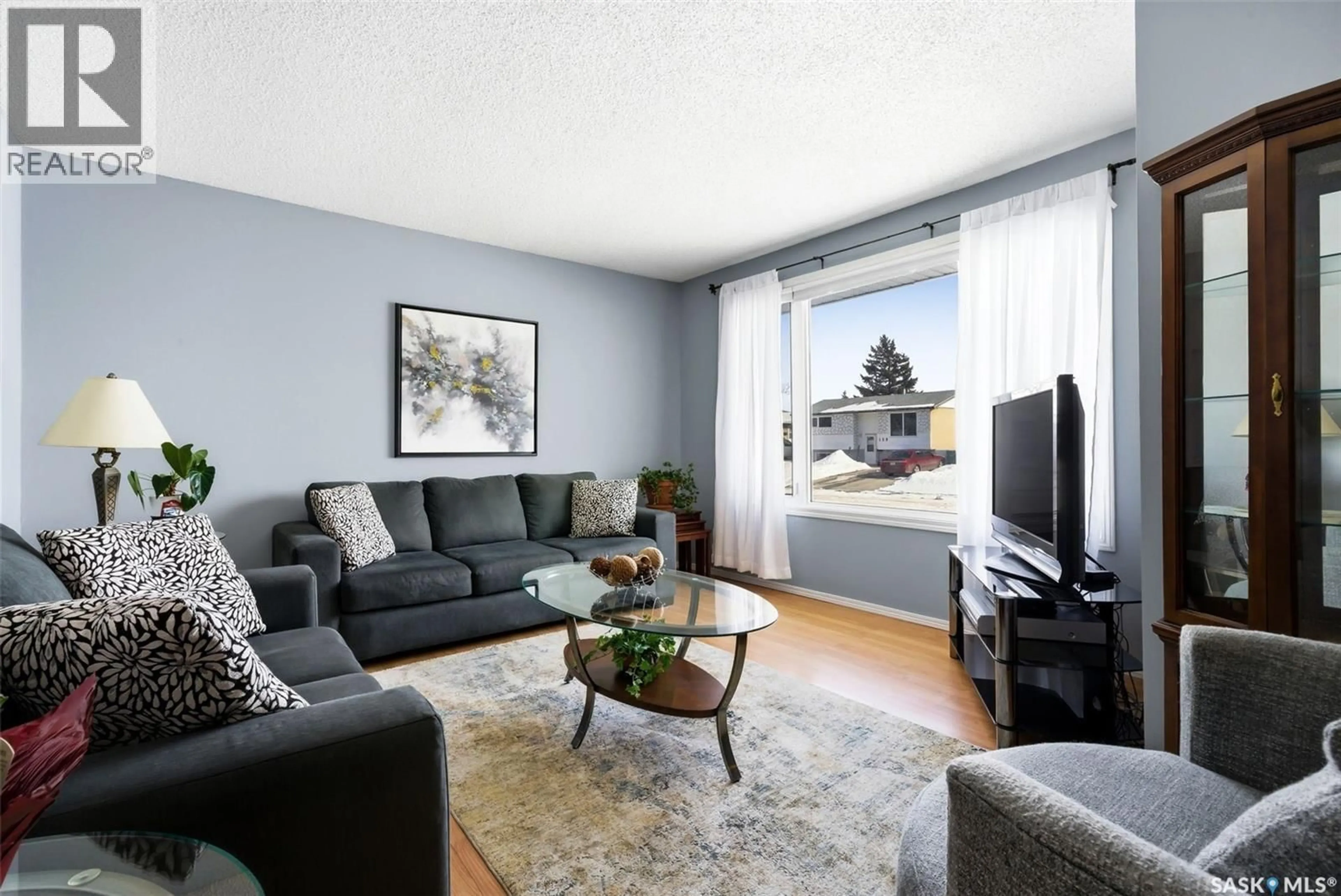 Living room with furniture, unknown for 131 LLOYD CRESCENT, Regina Saskatchewan S4R6B9