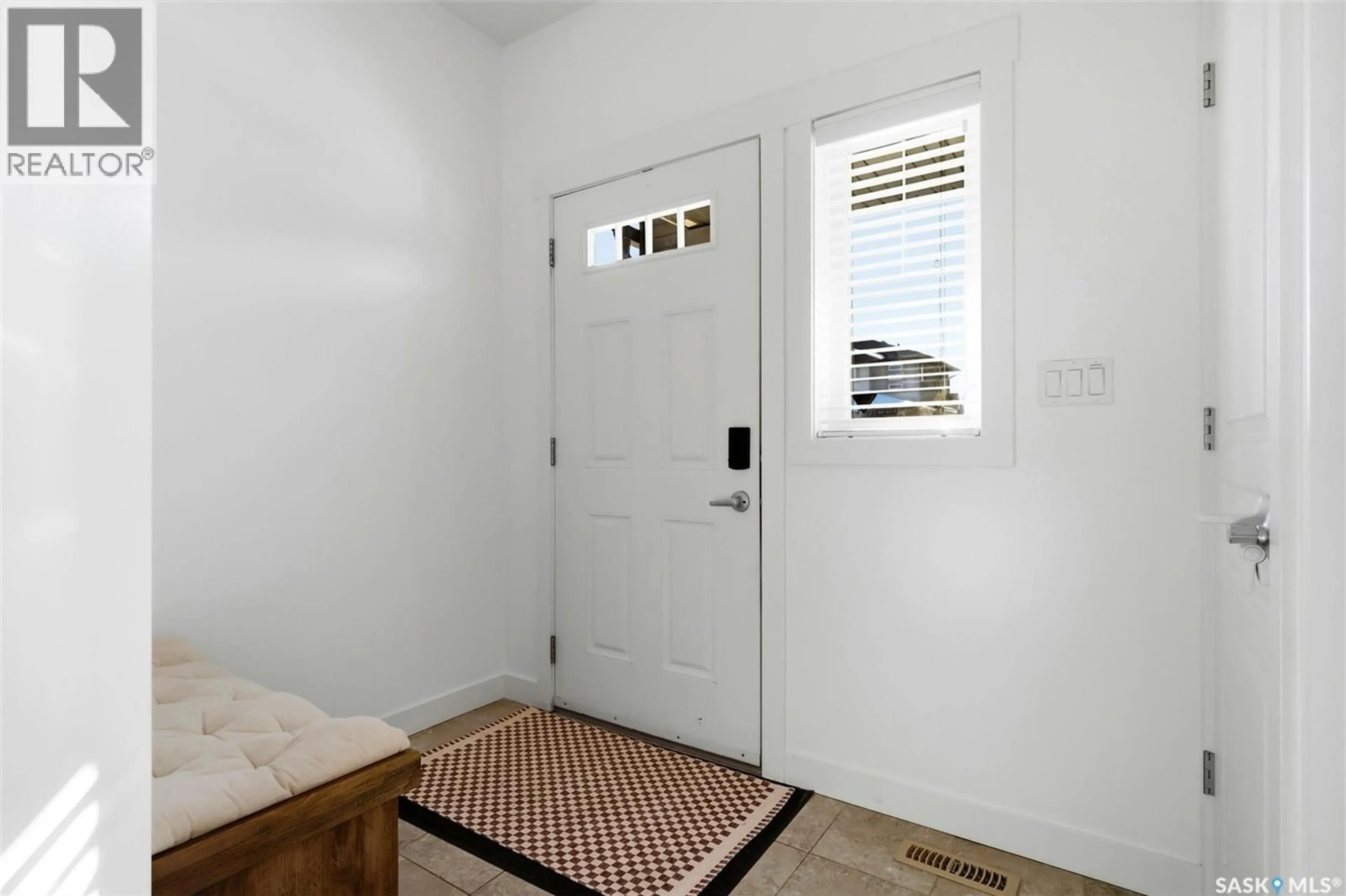 Indoor entryway for 3742 GREEN MOSS LANE, Regina Saskatchewan S4V1P7