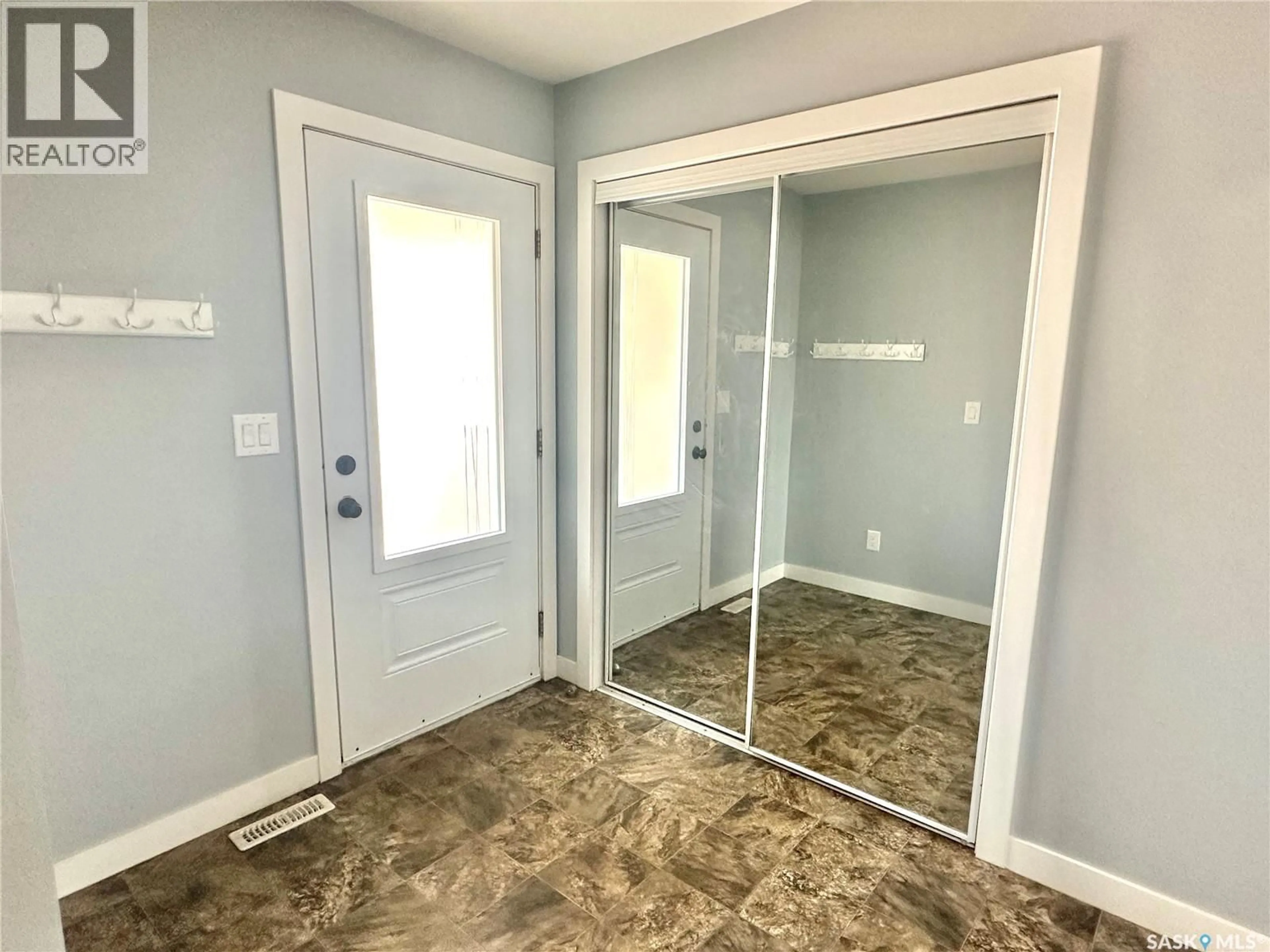 Indoor entryway for 562 105TH STREET, North Battleford Saskatchewan S9A1R7
