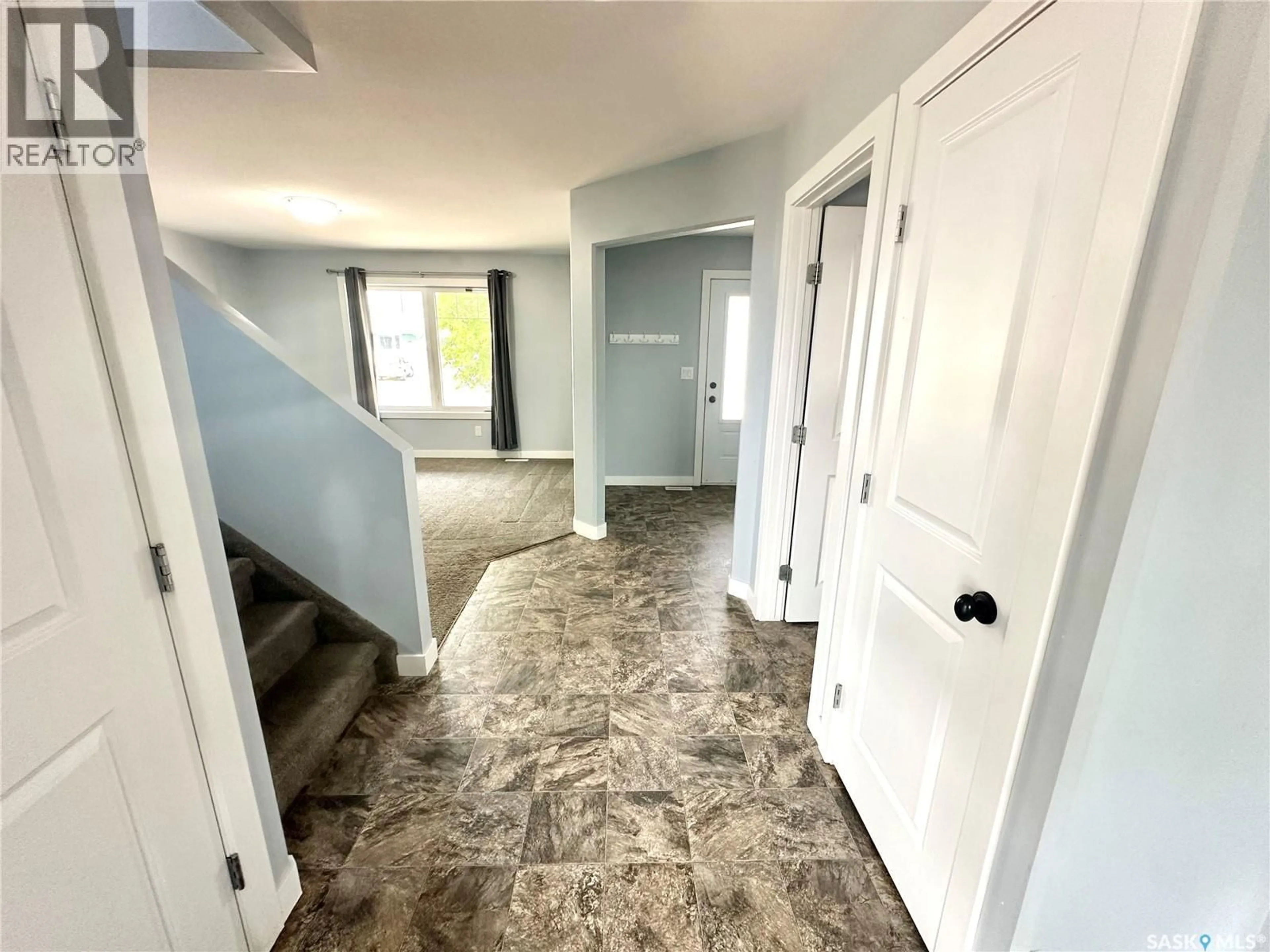 Indoor entryway for 562 105TH STREET, North Battleford Saskatchewan S9A1R7