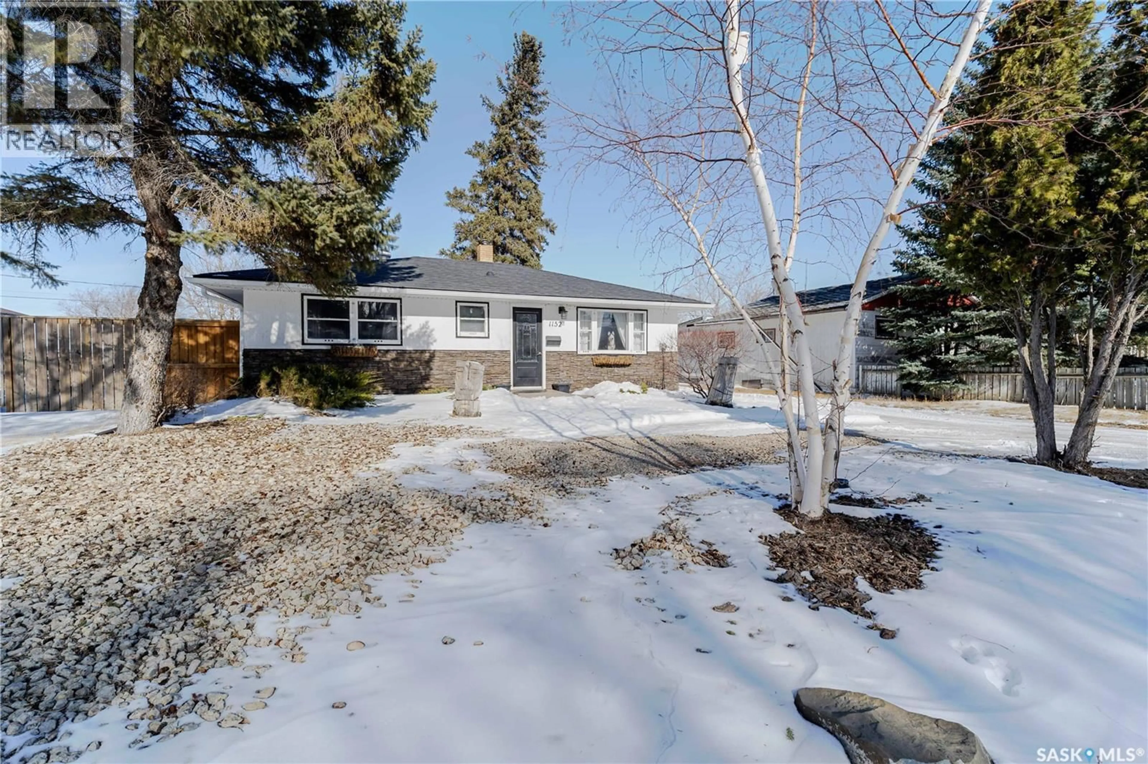 A pic from outside/outdoor area/front of a property/back of a property/a pic from drone, street for 1152 LILLOOET STREET, Moose Jaw Saskatchewan S6H5A3