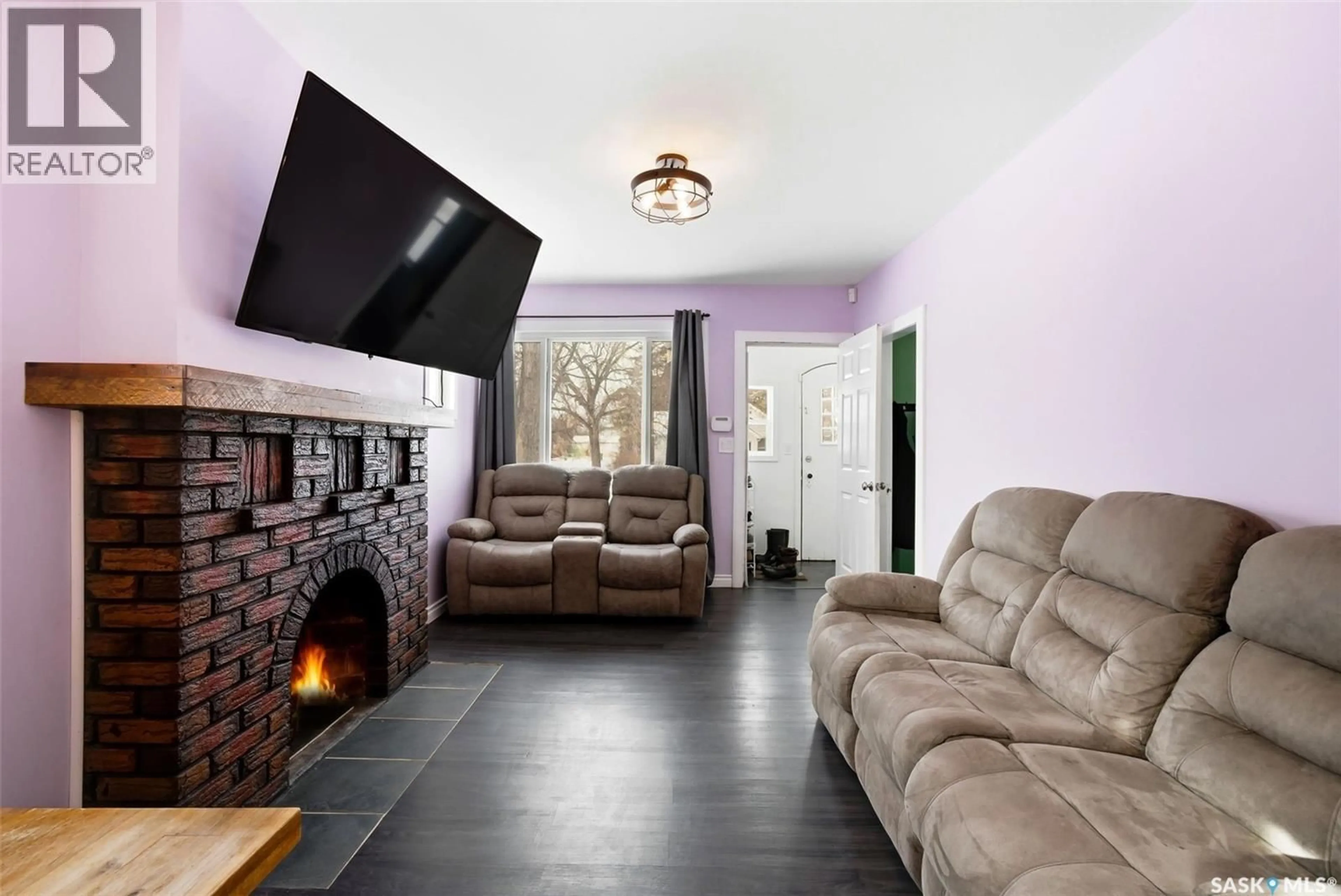 Living room with furniture, unknown for 1171 MONTAGUE STREET, Regina Saskatchewan S4T3H8