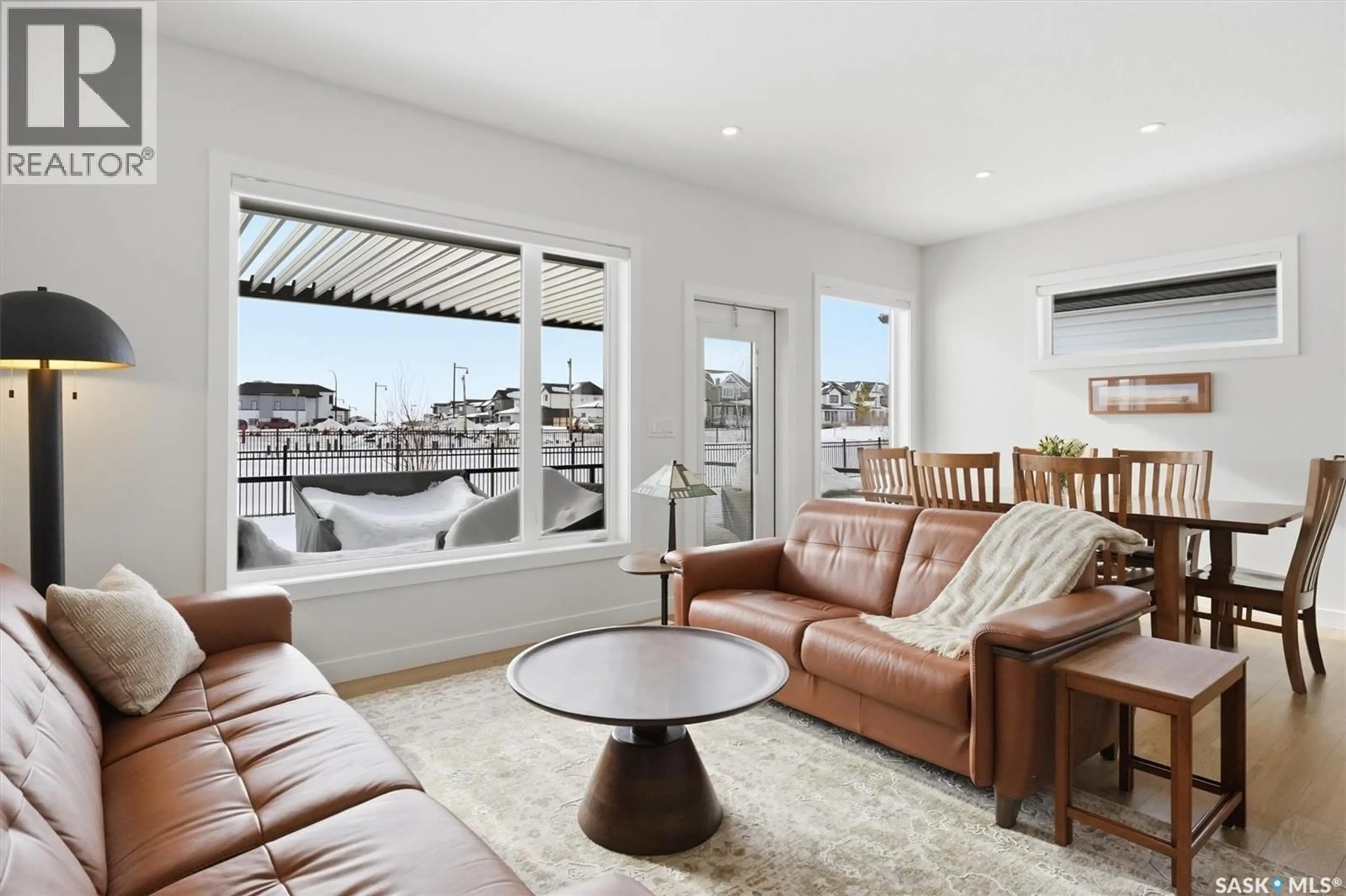 Living room with furniture, unknown for 515 - 6 DELAINEY ROAD, Saskatoon Saskatchewan S7V1V5