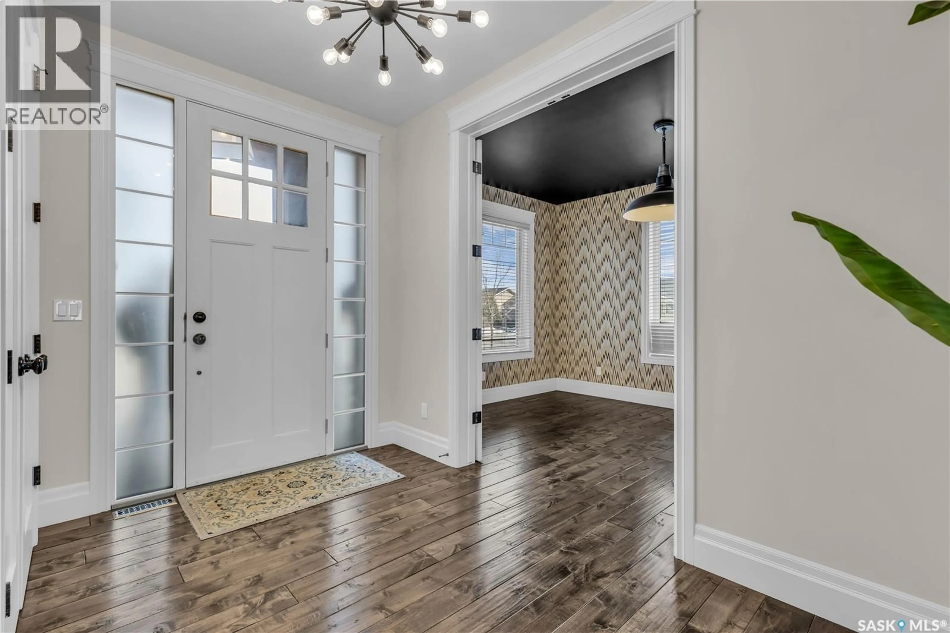 Indoor entryway for 438 HORLICK MANOR, Saskatoon Saskatchewan S7N2J6