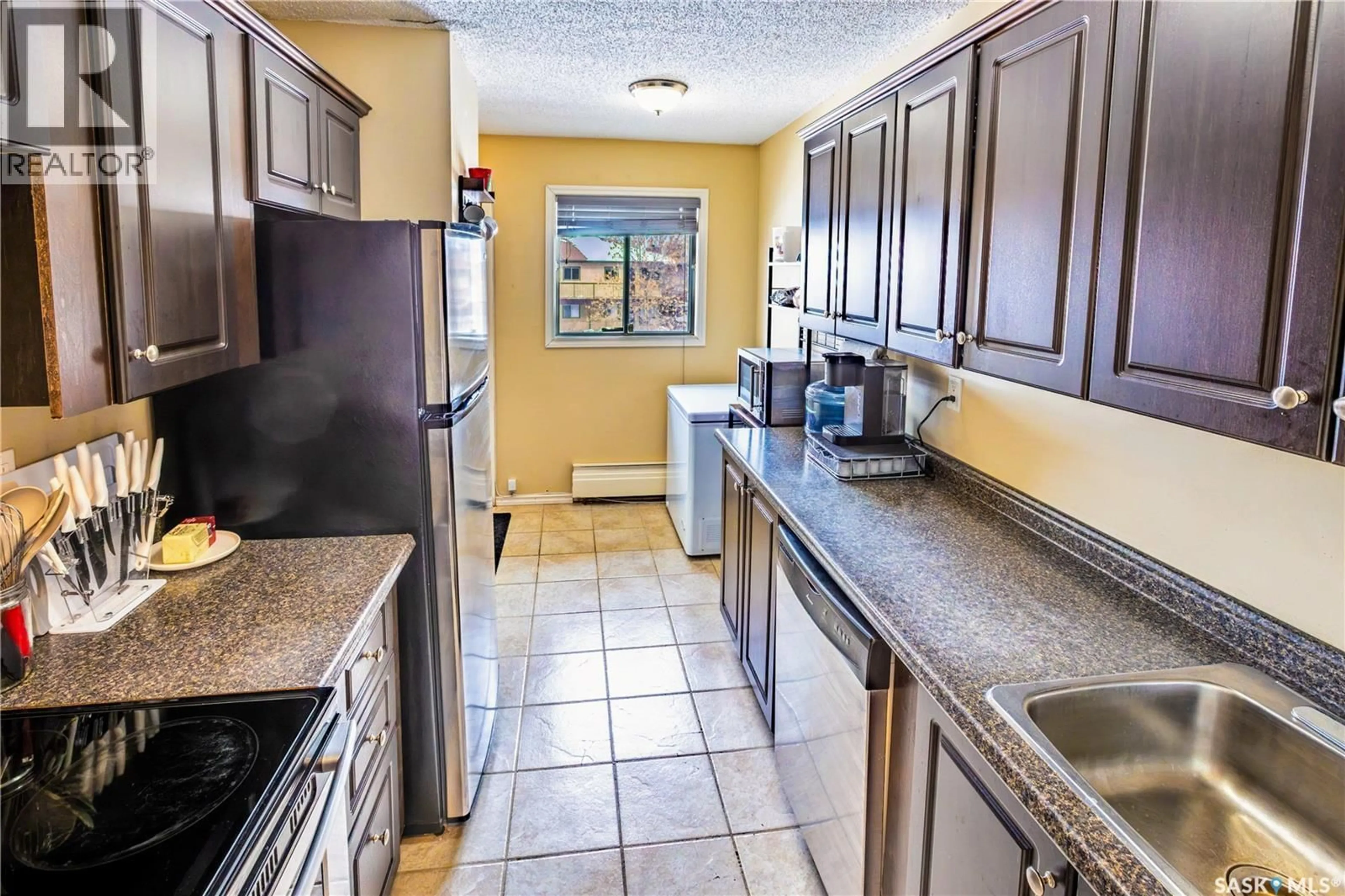 Standard kitchen, ceramic/tile floor for 205C - 1350 GORDON ROAD, Moose Jaw Saskatchewan S6H7R9