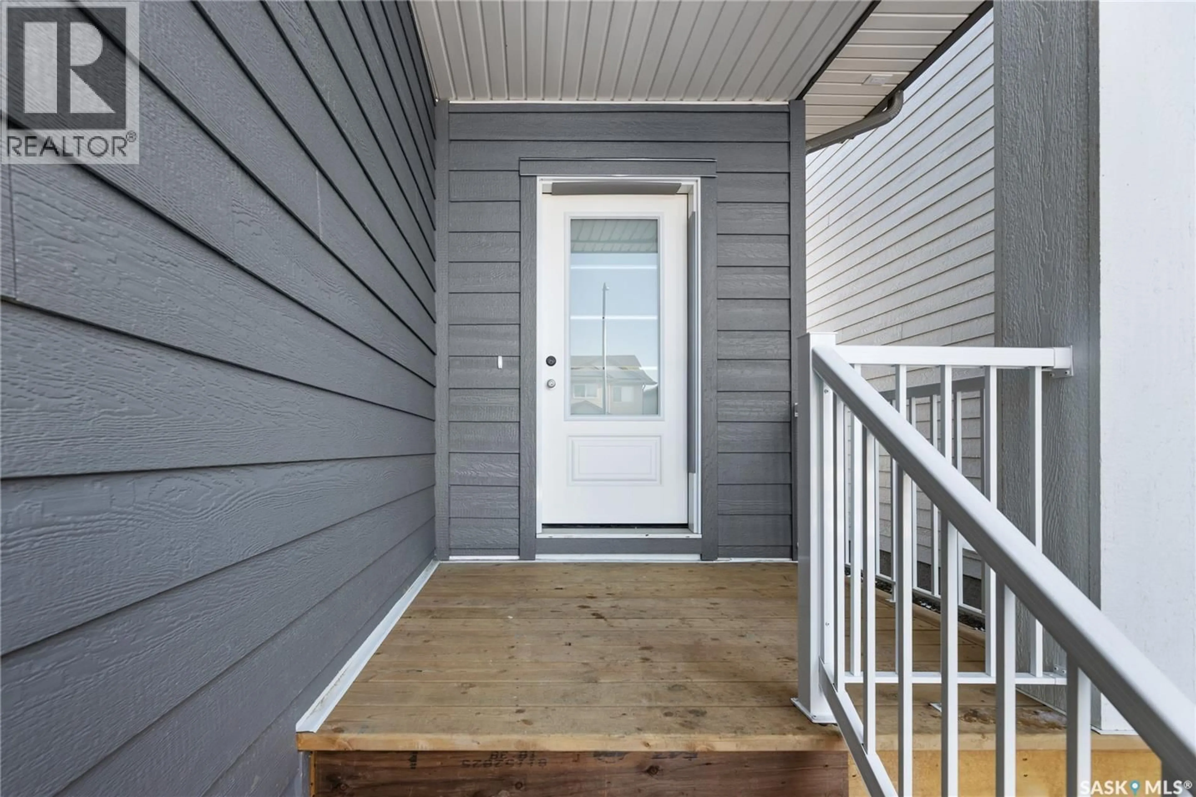 Indoor entryway for 934 BRIGHTON GATE, Saskatoon Saskatchewan S7V1S6
