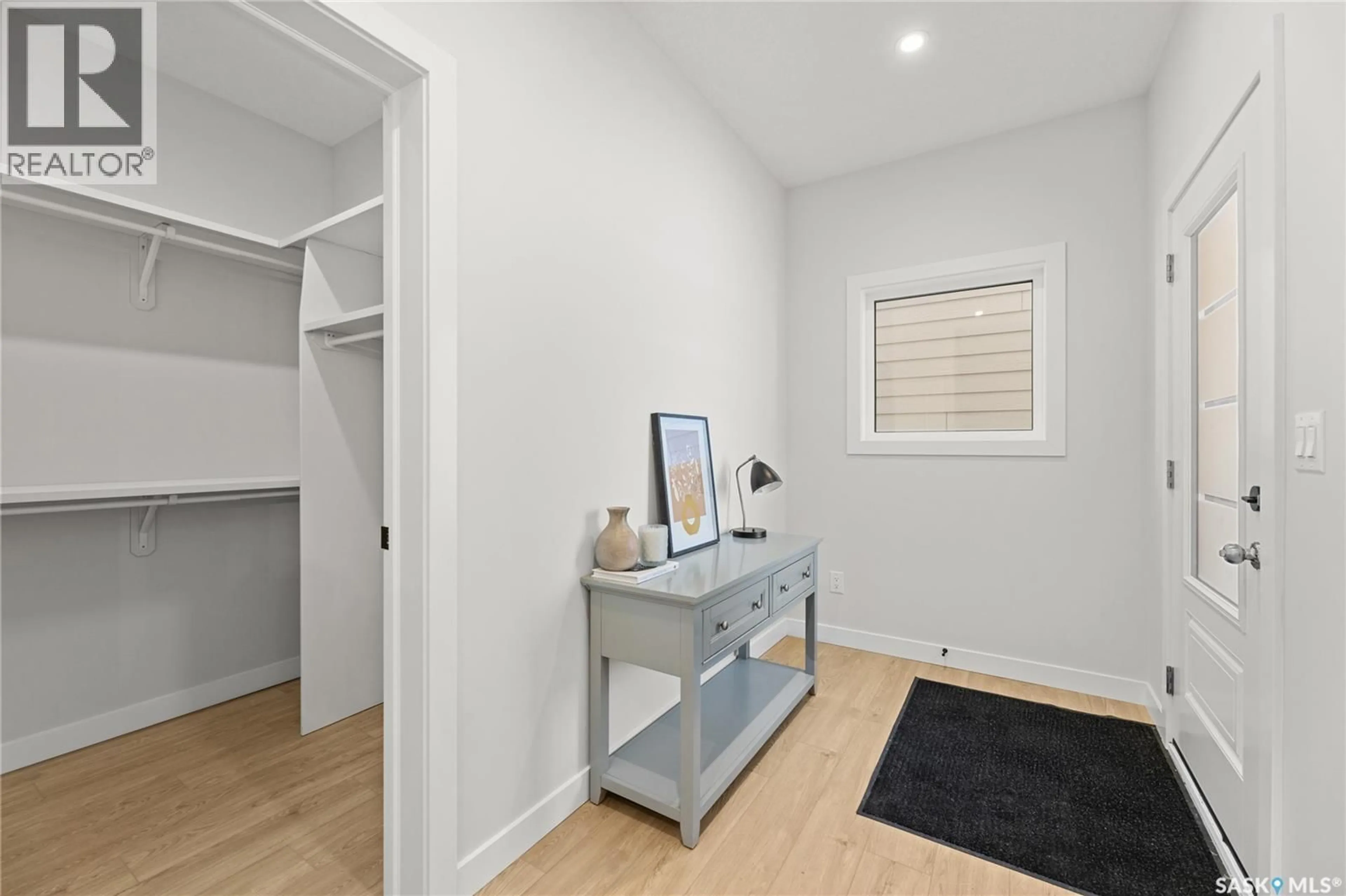 Indoor entryway for 934 BRIGHTON GATE, Saskatoon Saskatchewan S7V1S6