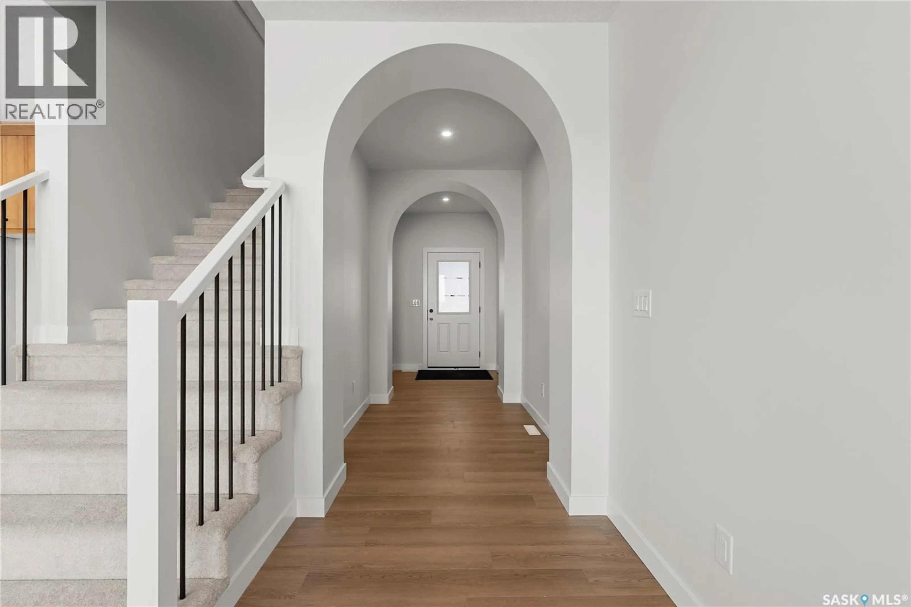 Indoor entryway for 938 BRIGHTON GATE, Saskatoon Saskatchewan S7V1S6