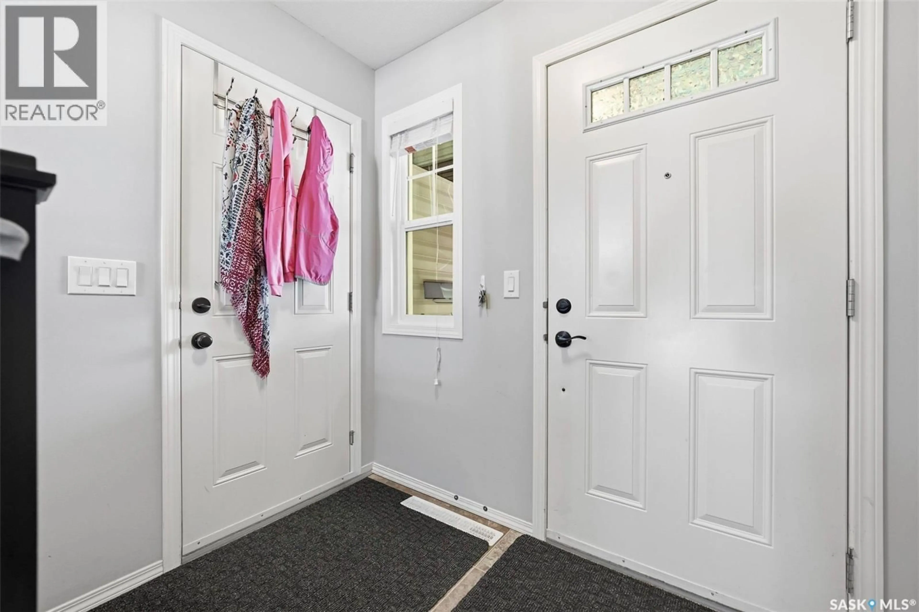 Indoor entryway for 150 - 614 LANGLOIS WAY, Saskatoon Saskatchewan S7T0K9