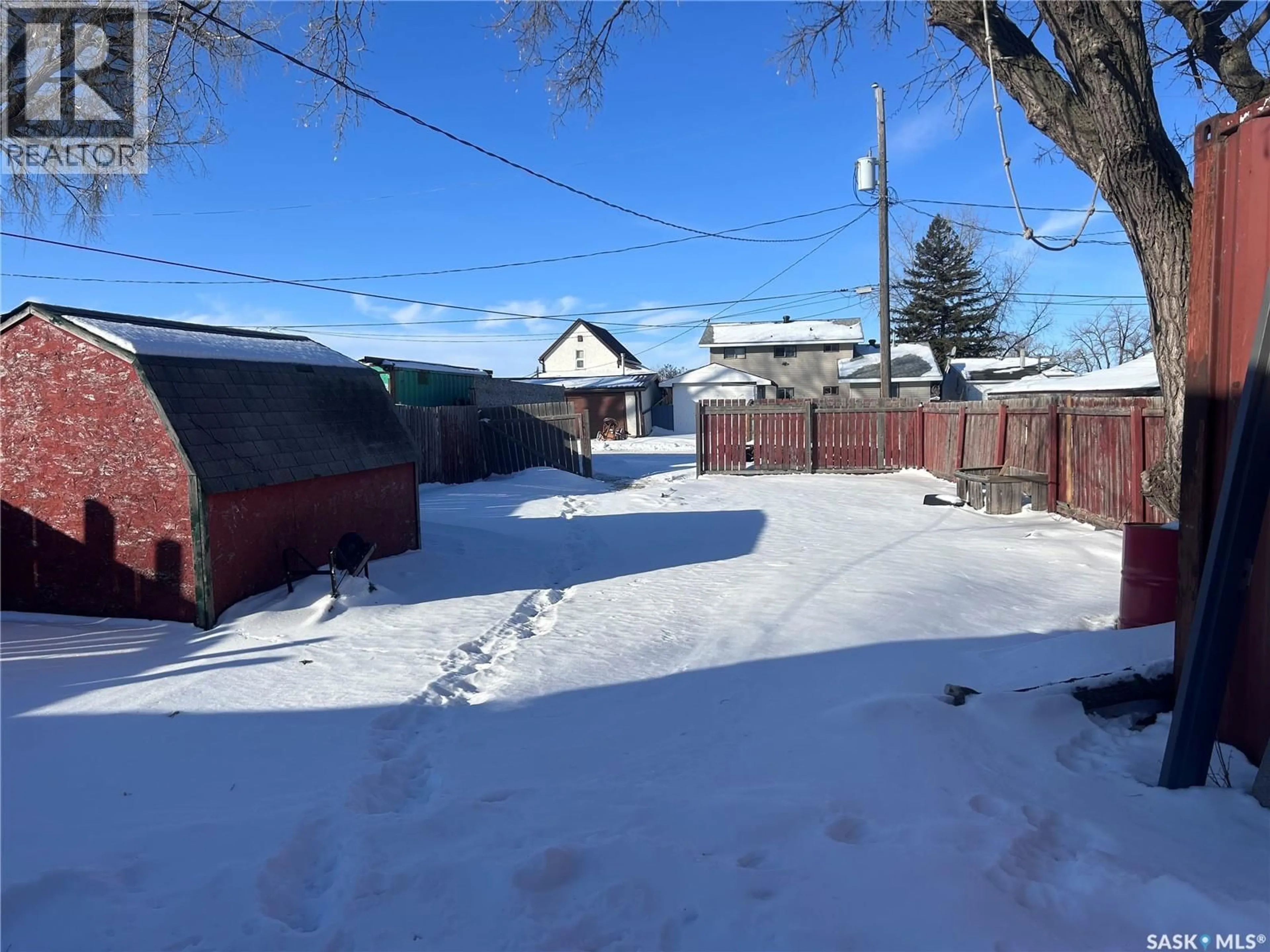 A pic from outside/outdoor area/front of a property/back of a property/a pic from drone, street for 314 RAILWAY STREET, Bienfait Saskatchewan S0C0M0