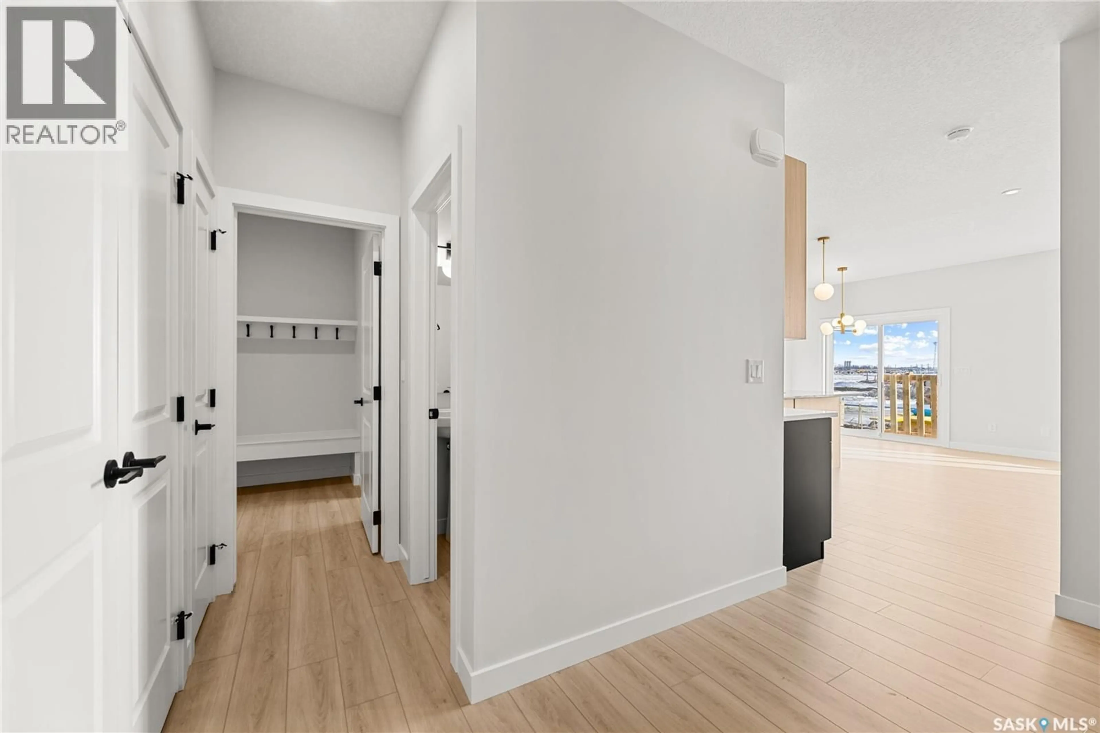 Indoor entryway for 223 COCKCROFT STREET, Saskatoon Saskatchewan S7V1Z1