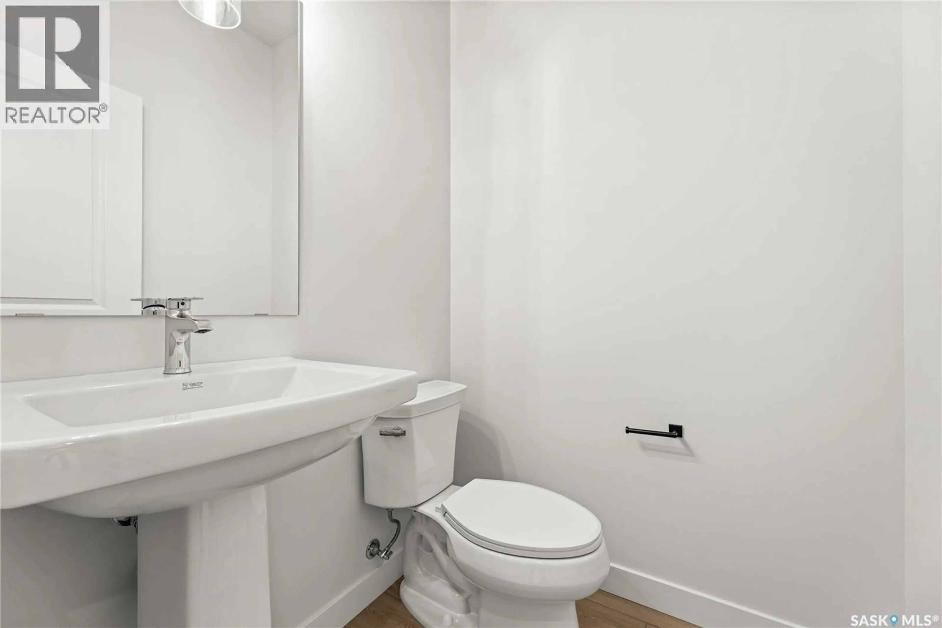 Standard bathroom, unknown for 227 COCKCROFT STREET, Saskatoon Saskatchewan S7V1Z1