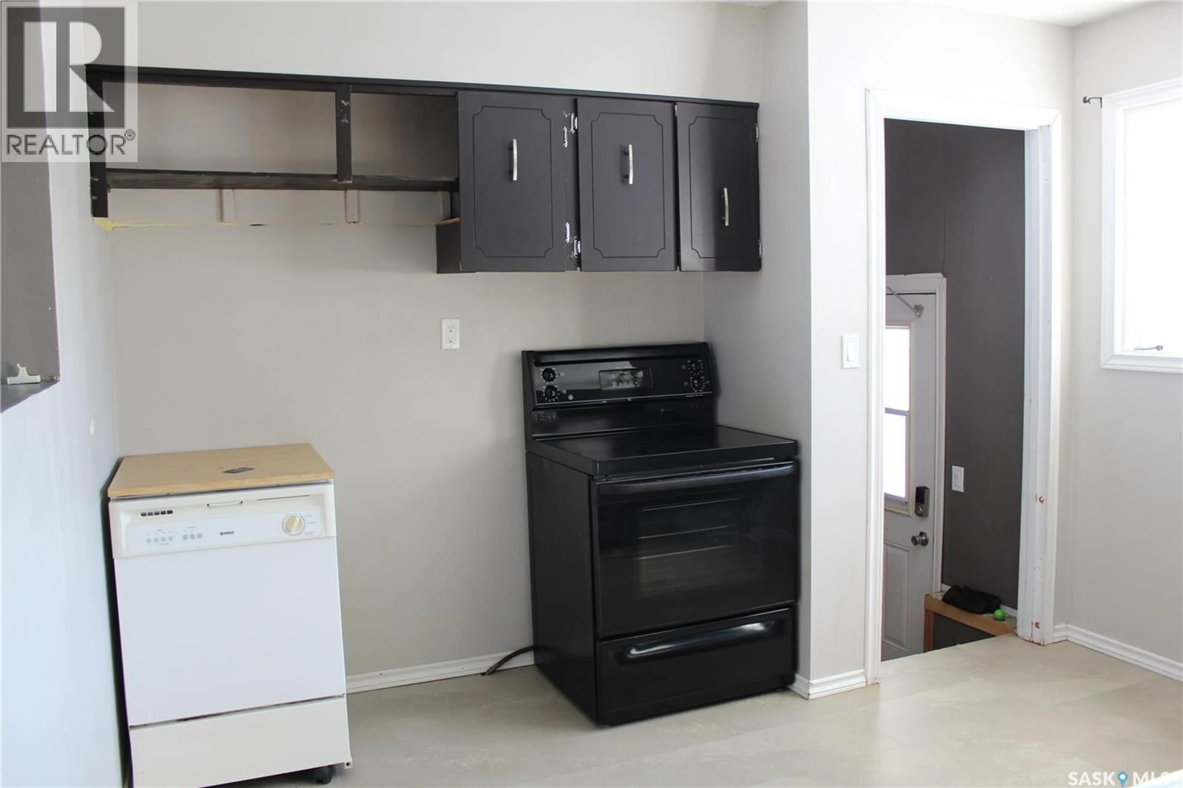 Standard kitchen, unknown for 620 MAIN STREET, Cudworth Saskatchewan S0K1B0