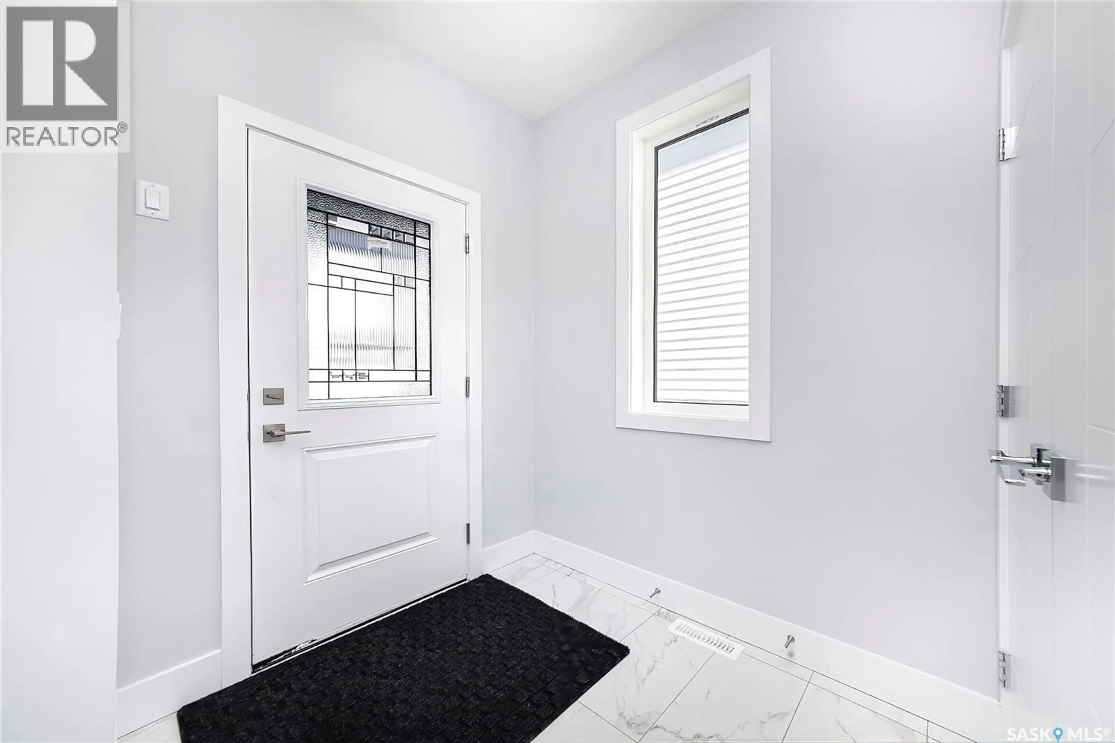 Indoor entryway for 523 SHARMA CRESCENT, Saskatoon Saskatchewan S7W1K5