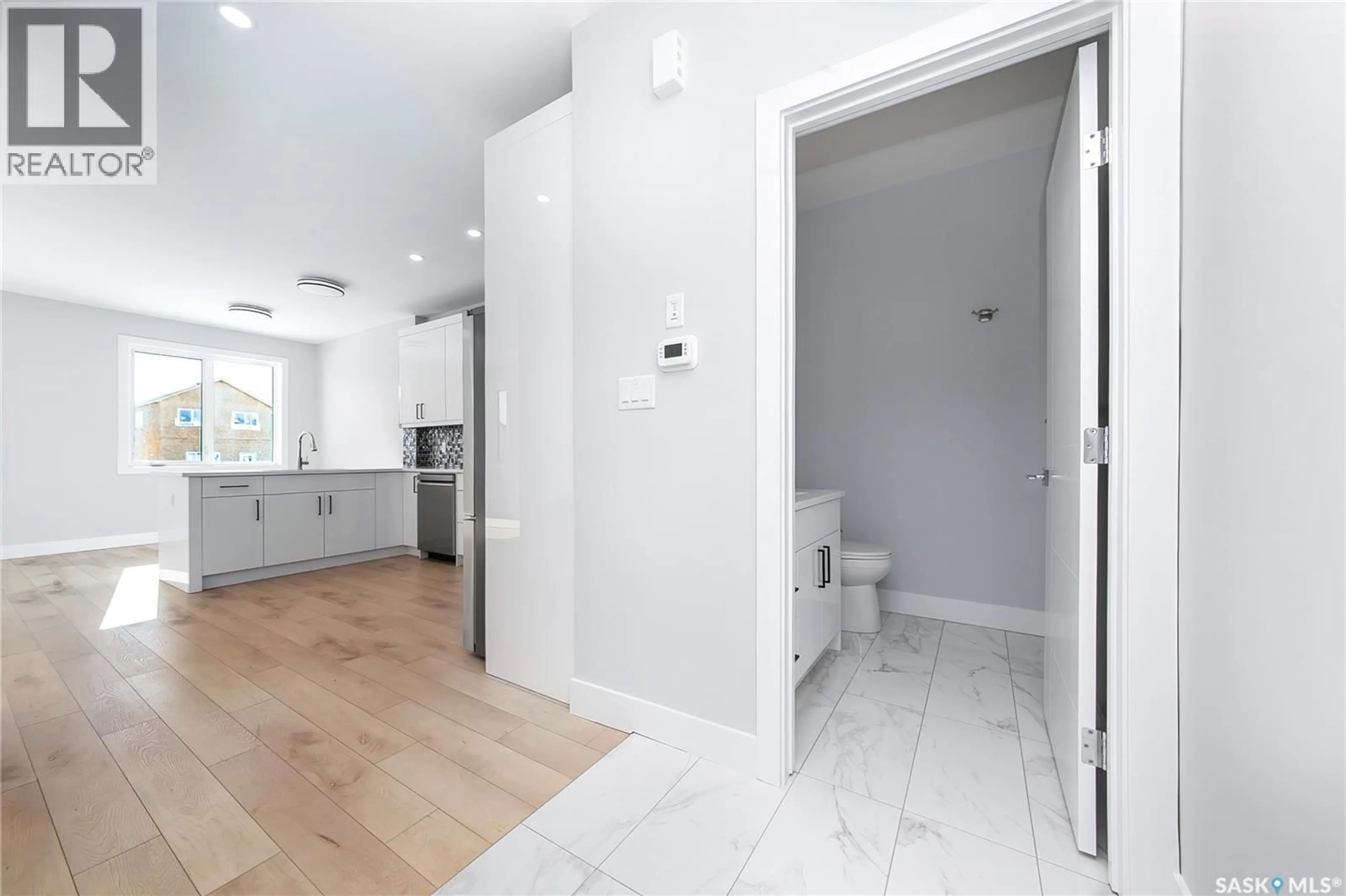 Contemporary bathroom, ceramic/tile floor for 523 SHARMA CRESCENT, Saskatoon Saskatchewan S7W1K5