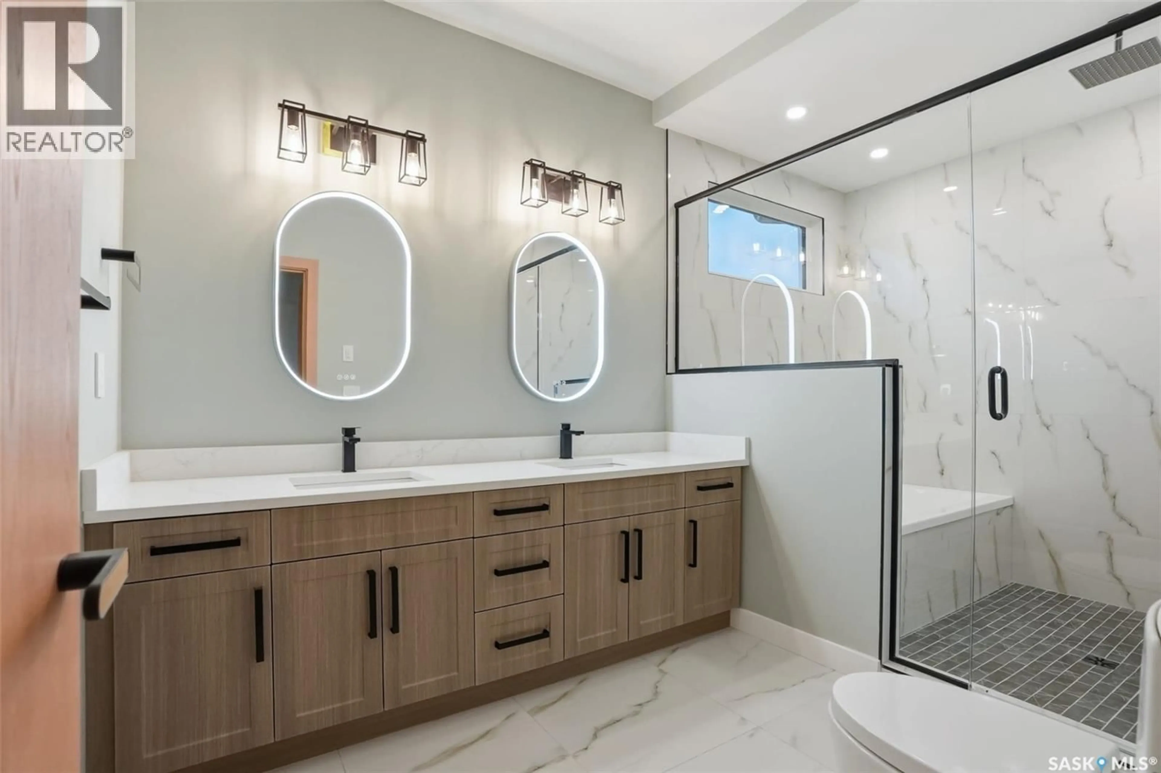 Contemporary bathroom, ceramic/tile floor for 8 CARDINAL DRIVE, Dundurn Rm No. 314 Saskatchewan S7C0C3