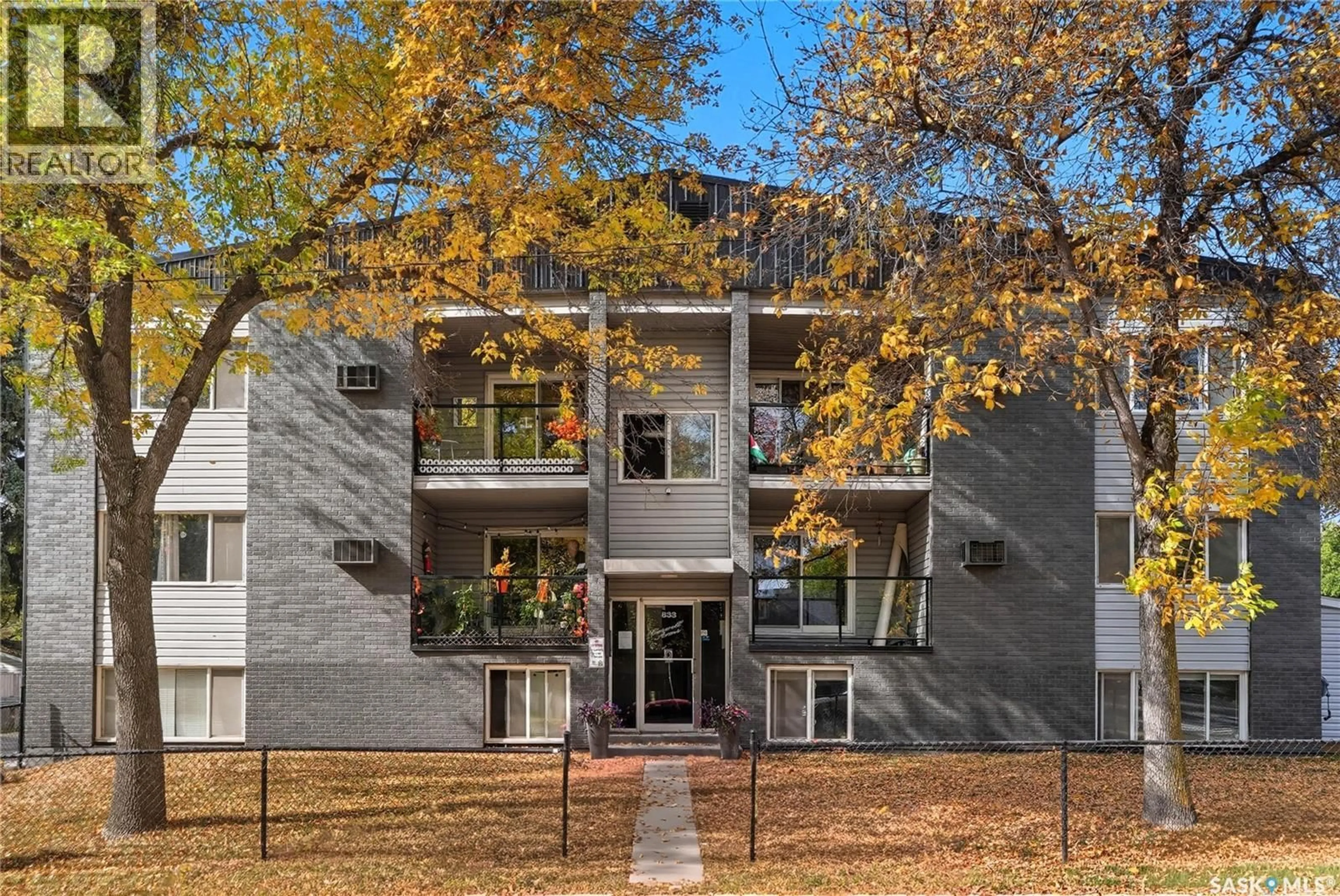 Home with brick exterior material, building for 2A - 833 B AVENUE, Saskatoon Saskatchewan S7L1E6