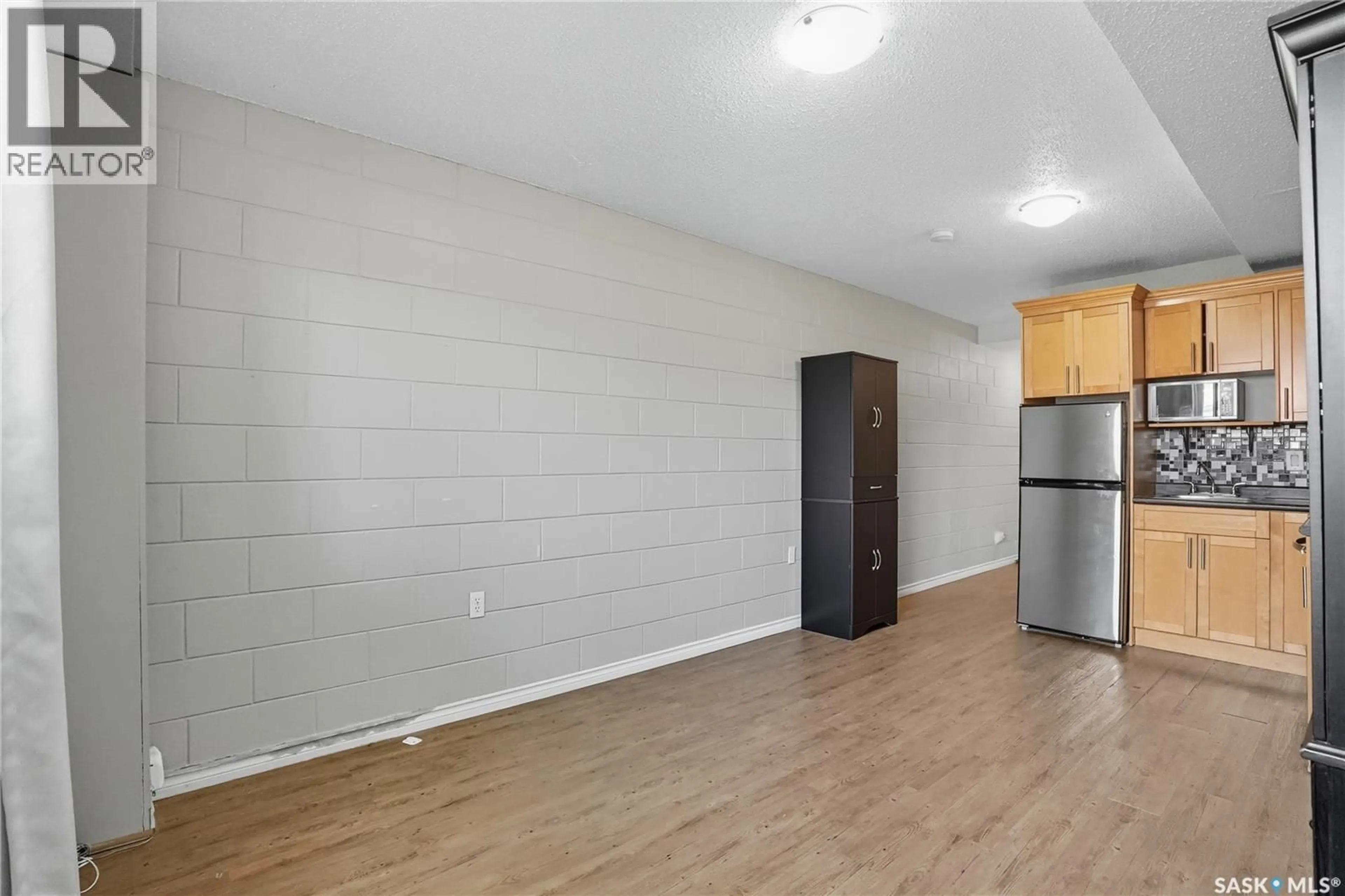 A pic of a room for 2A - 833 B AVENUE, Saskatoon Saskatchewan S7L1E6