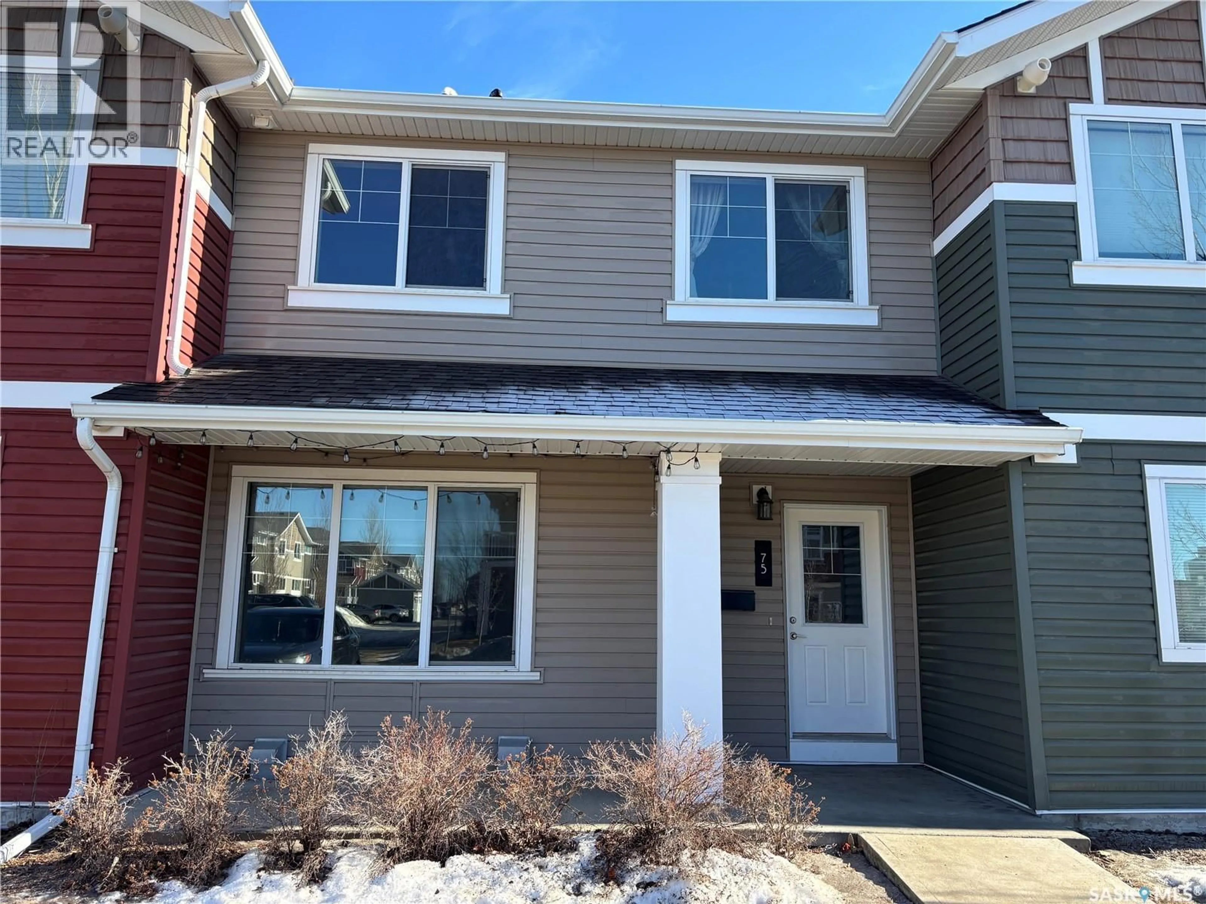 Home with vinyl exterior material, street for 5602 - 75 GORDON ROAD, Regina Saskatchewan S4W0M1