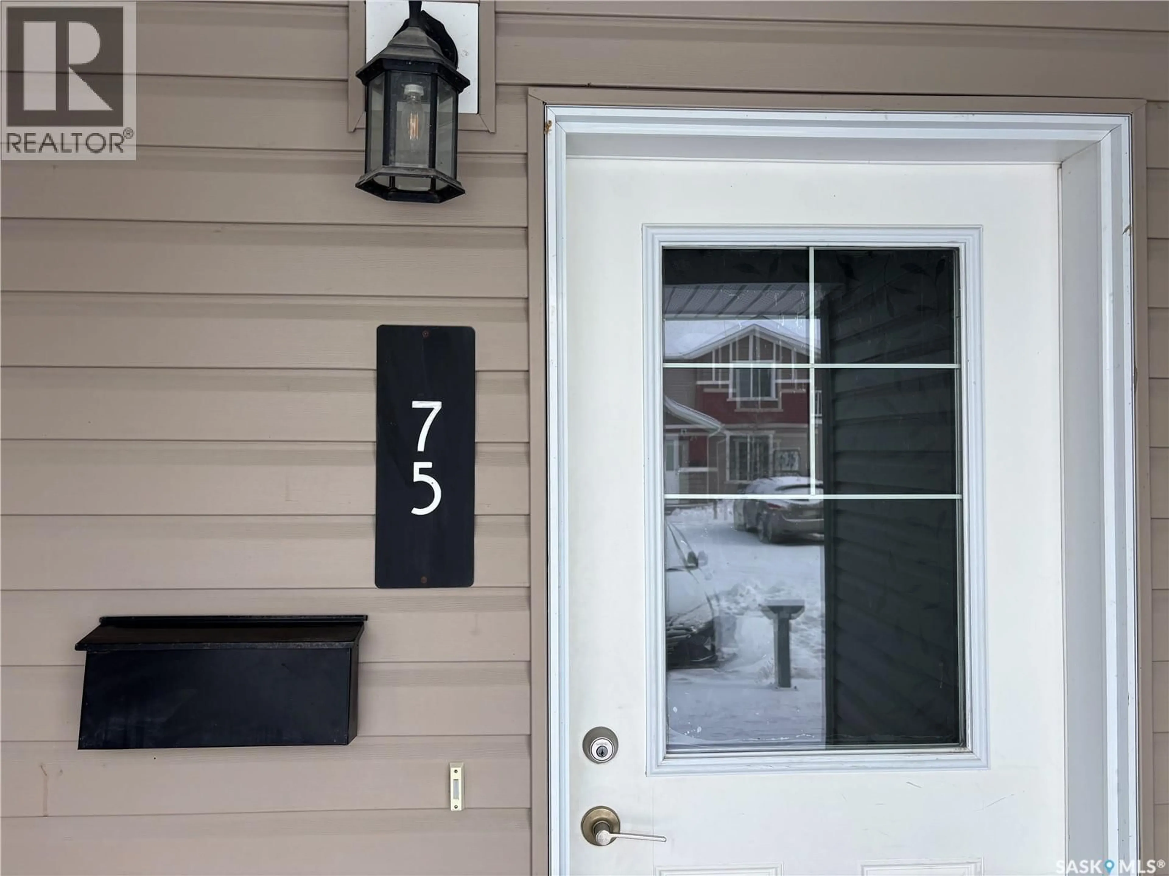 Indoor entryway for 5602 - 75 GORDON ROAD, Regina Saskatchewan S4W0M1
