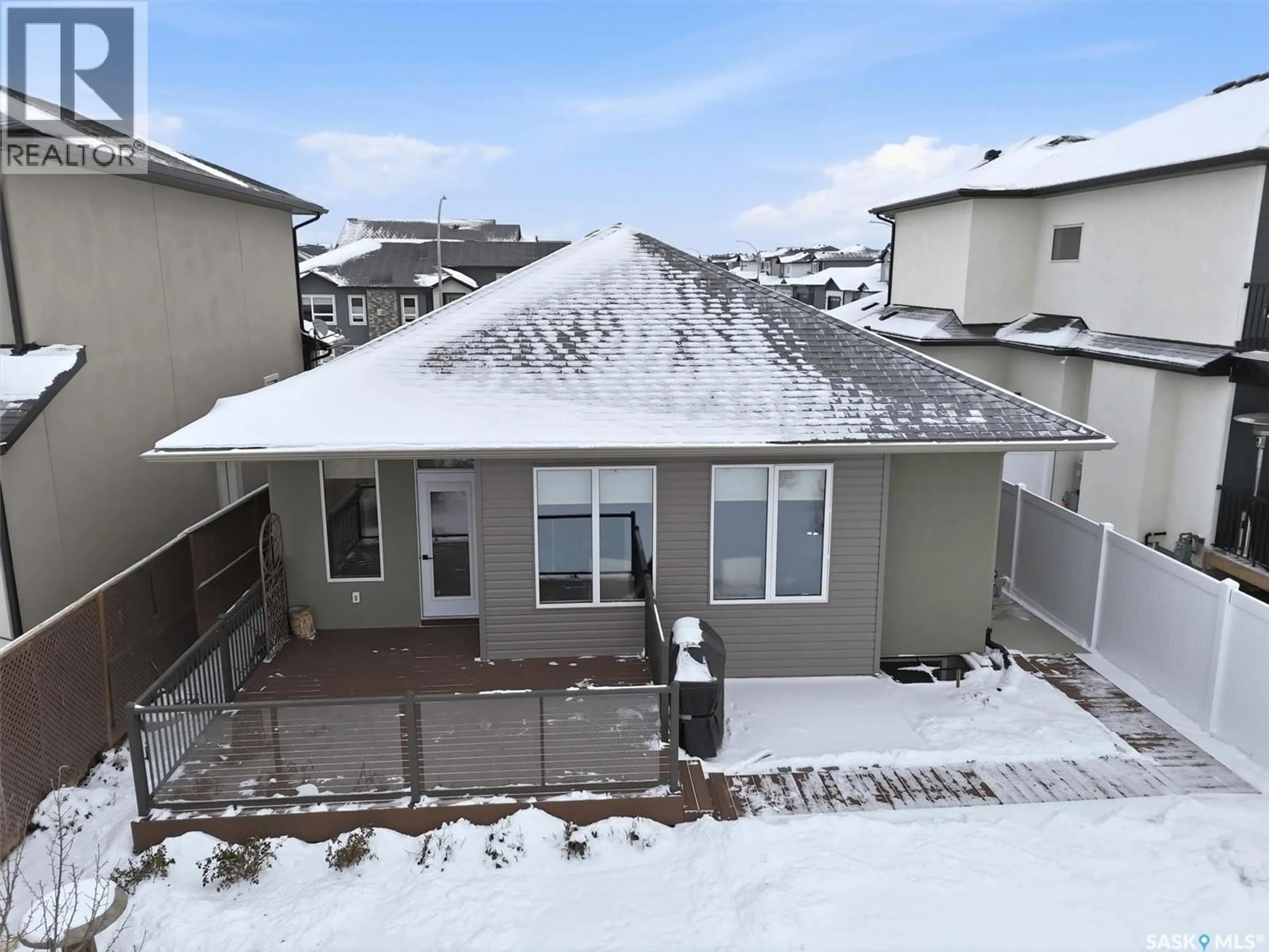 A pic from outside/outdoor area/front of a property/back of a property/a pic from drone, street for 132 FORSEY AVENUE, Saskatoon Saskatchewan S7W0Z6