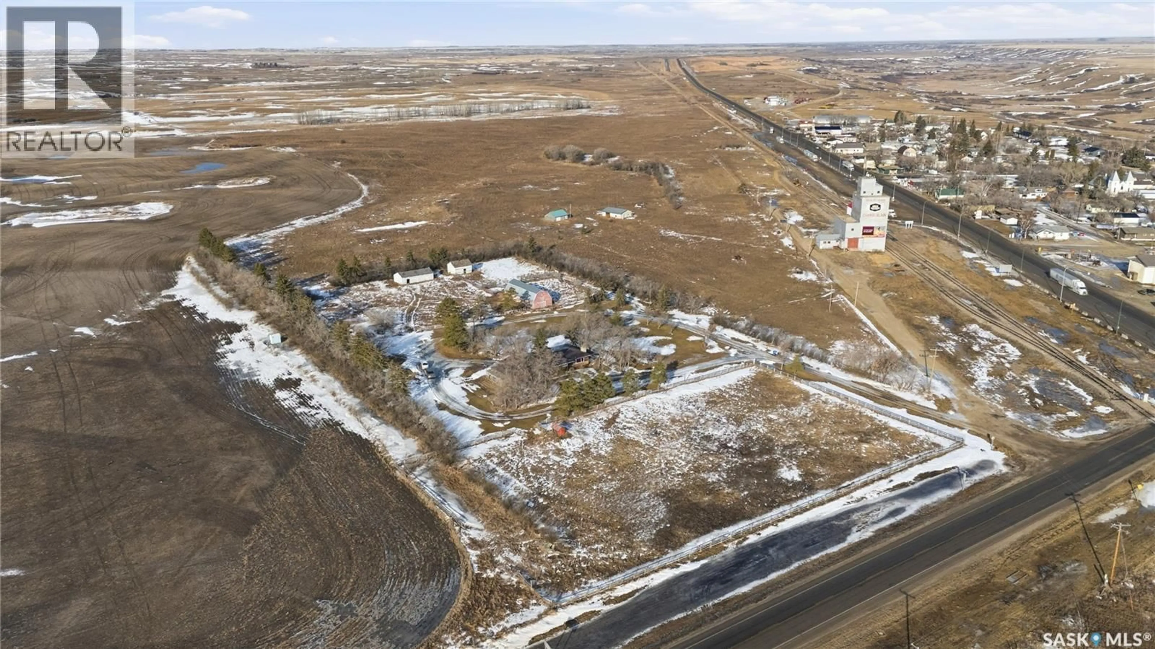 A pic from outside/outdoor area/front of a property/back of a property/a pic from drone, unknown for CHAMBERLAIN ACREAGE, Chamberlain Saskatchewan S0G0R0