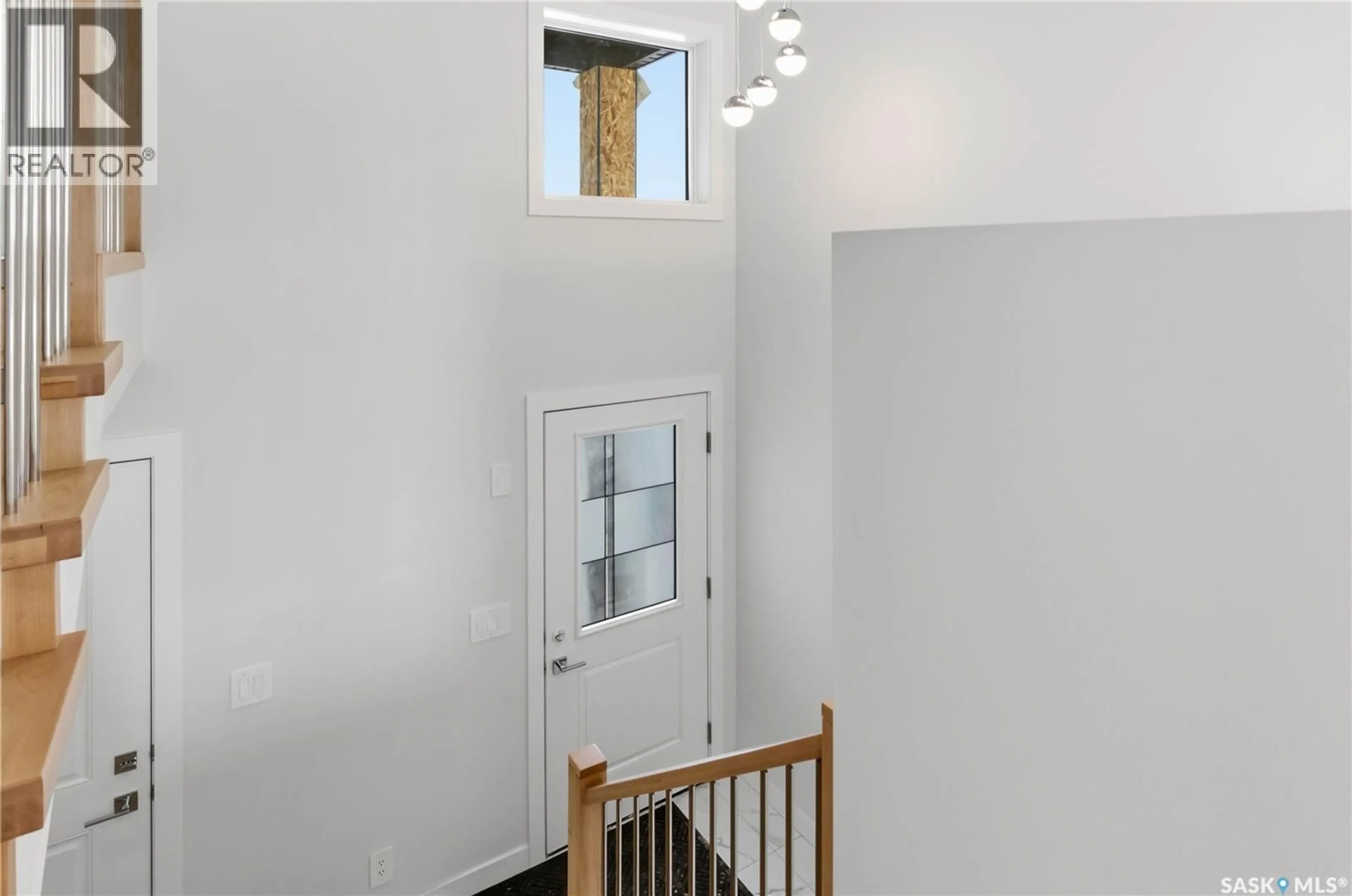 Indoor foyer for 323 TASKAMANWA STREET, Saskatoon Saskatchewan S7V0N3