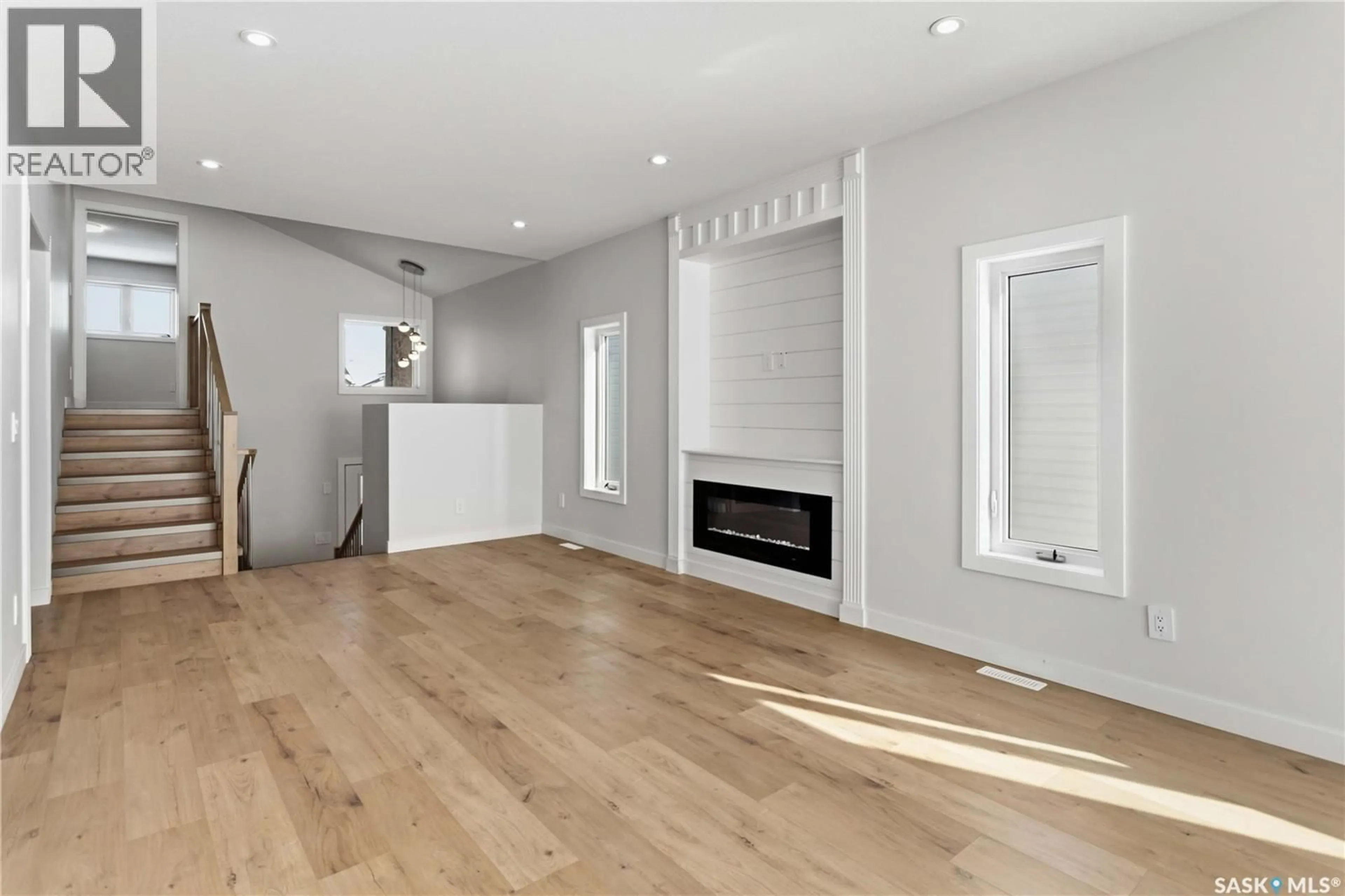 Unknown for 323 TASKAMANWA STREET, Saskatoon Saskatchewan S7V0N3