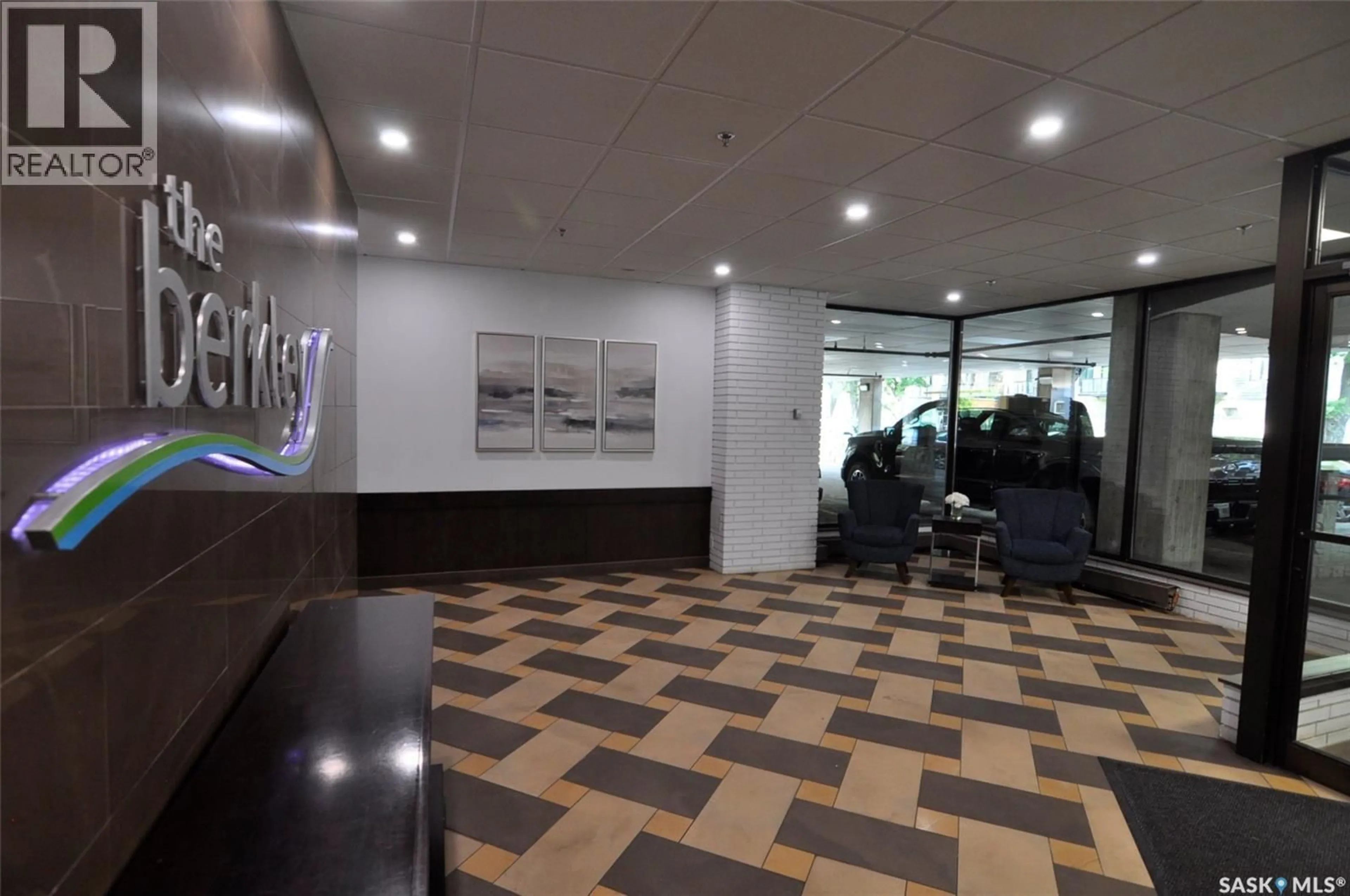 Lobby for 608 537 4TH AVENUE, Saskatoon Saskatchewan S7K2M6