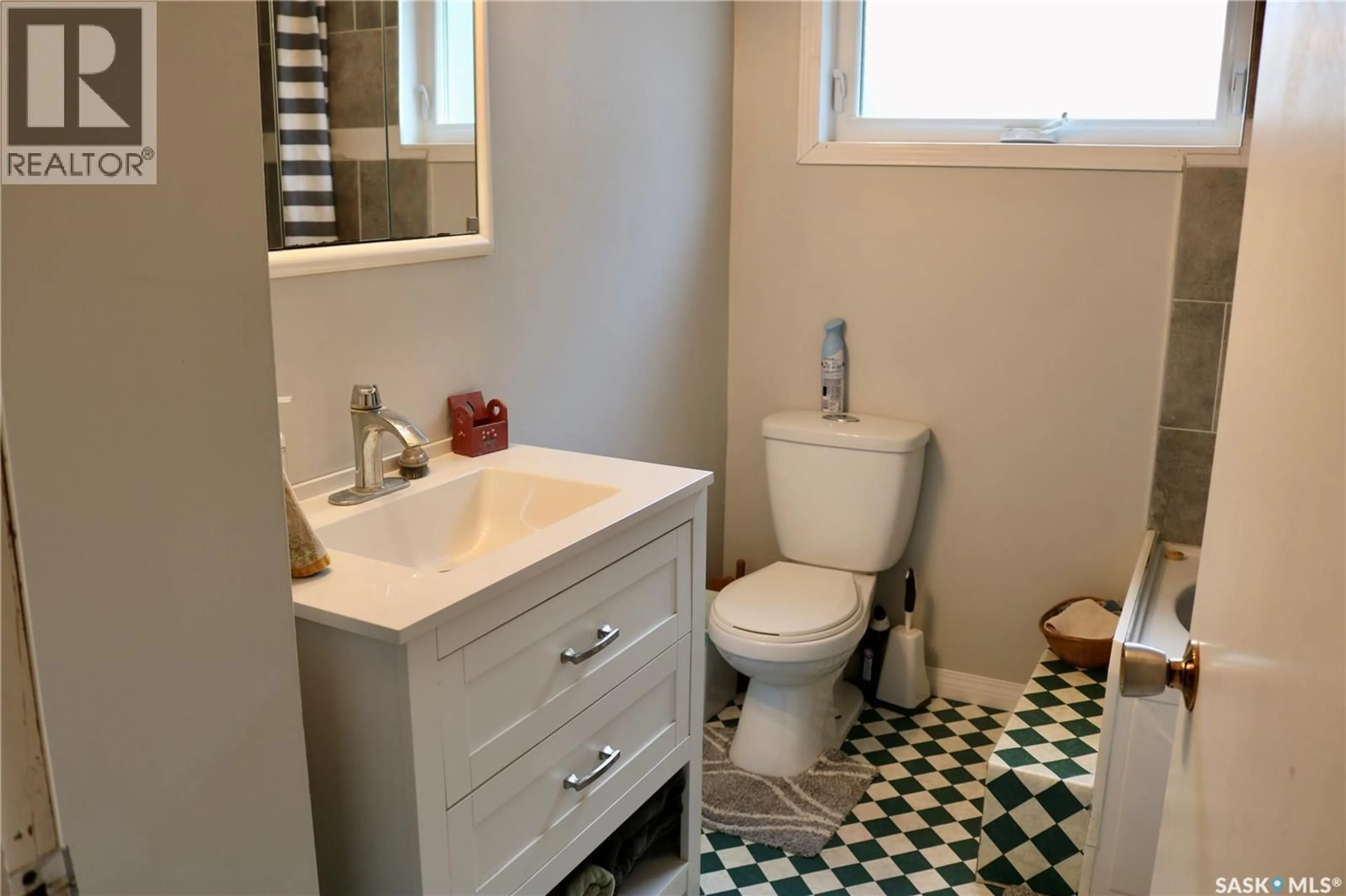 Standard bathroom, ceramic/tile floor for 704 OGILVIE STREET, Moosomin Saskatchewan S0G3N0