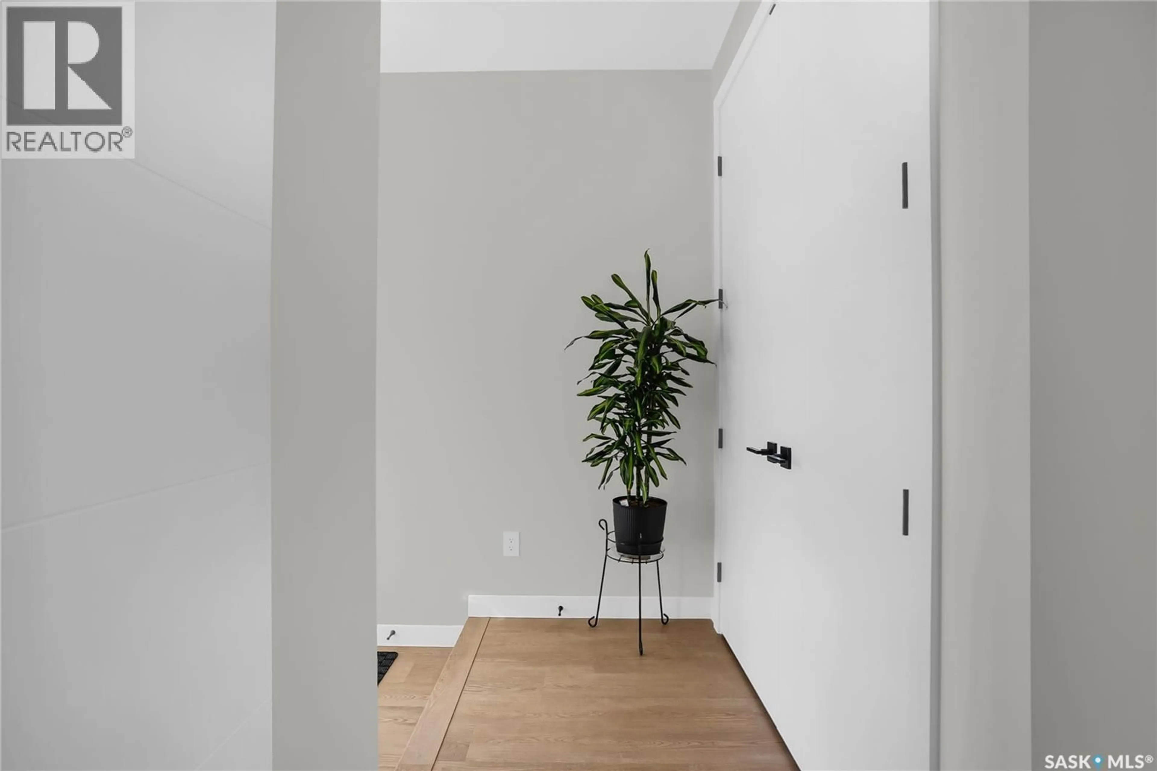 Indoor entryway for 131 ASOKAN STREET, Saskatoon Saskatchewan S7V1V9