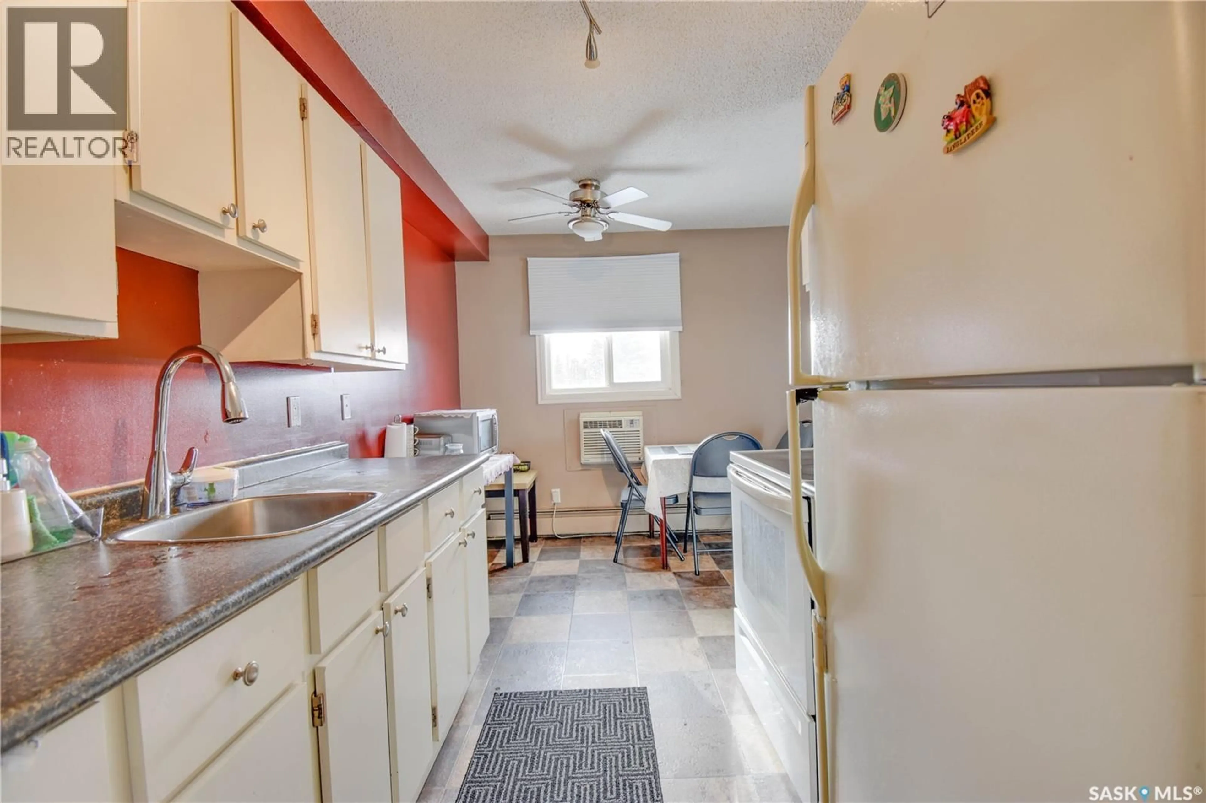 Standard kitchen, unknown for 18 116 ACADIA COURT, Saskatoon Saskatchewan S7H4T7