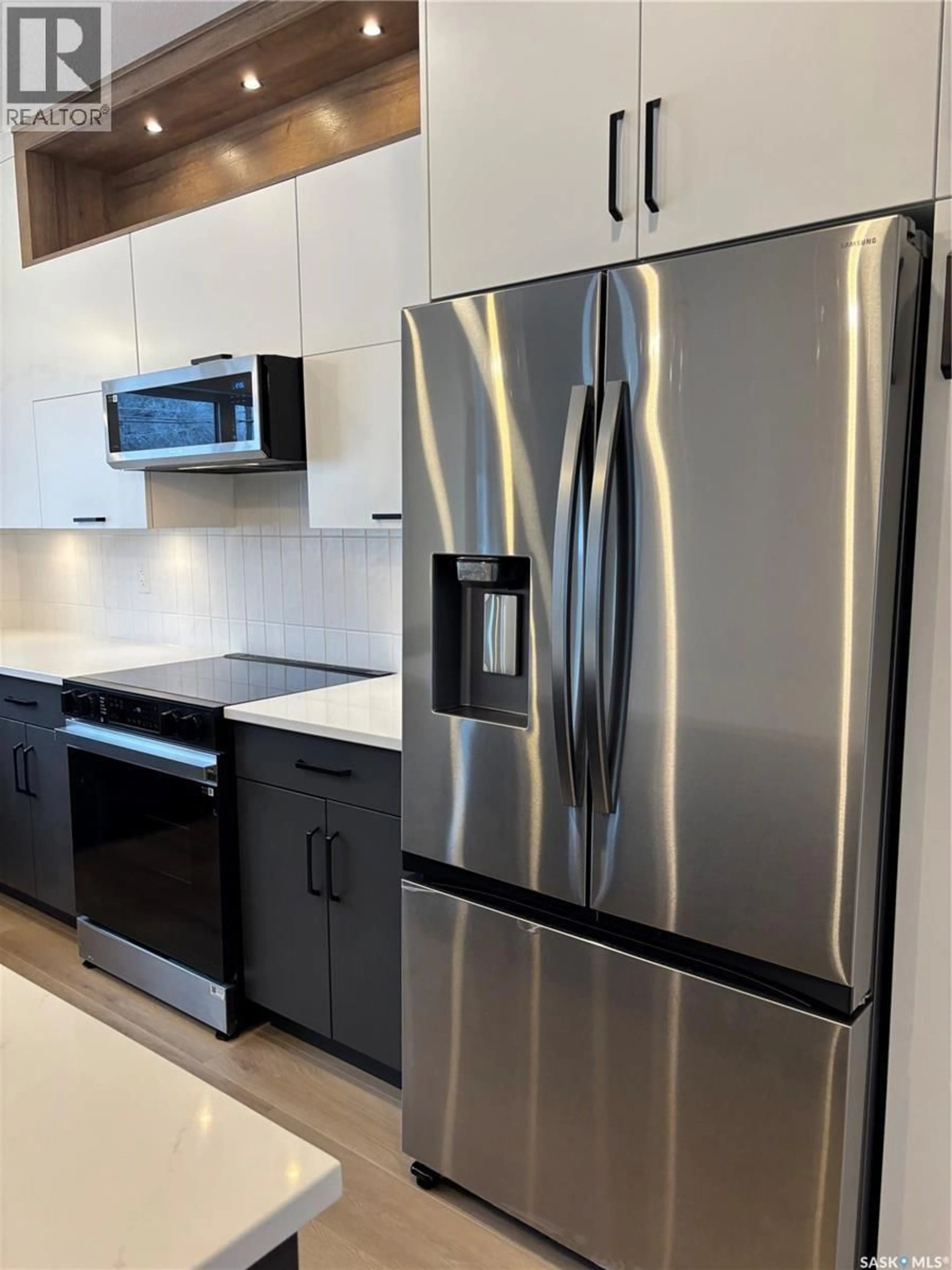 Standard kitchen, ceramic/tile floor for 1218 11TH STREET, Saskatoon Saskatchewan S7H0G3