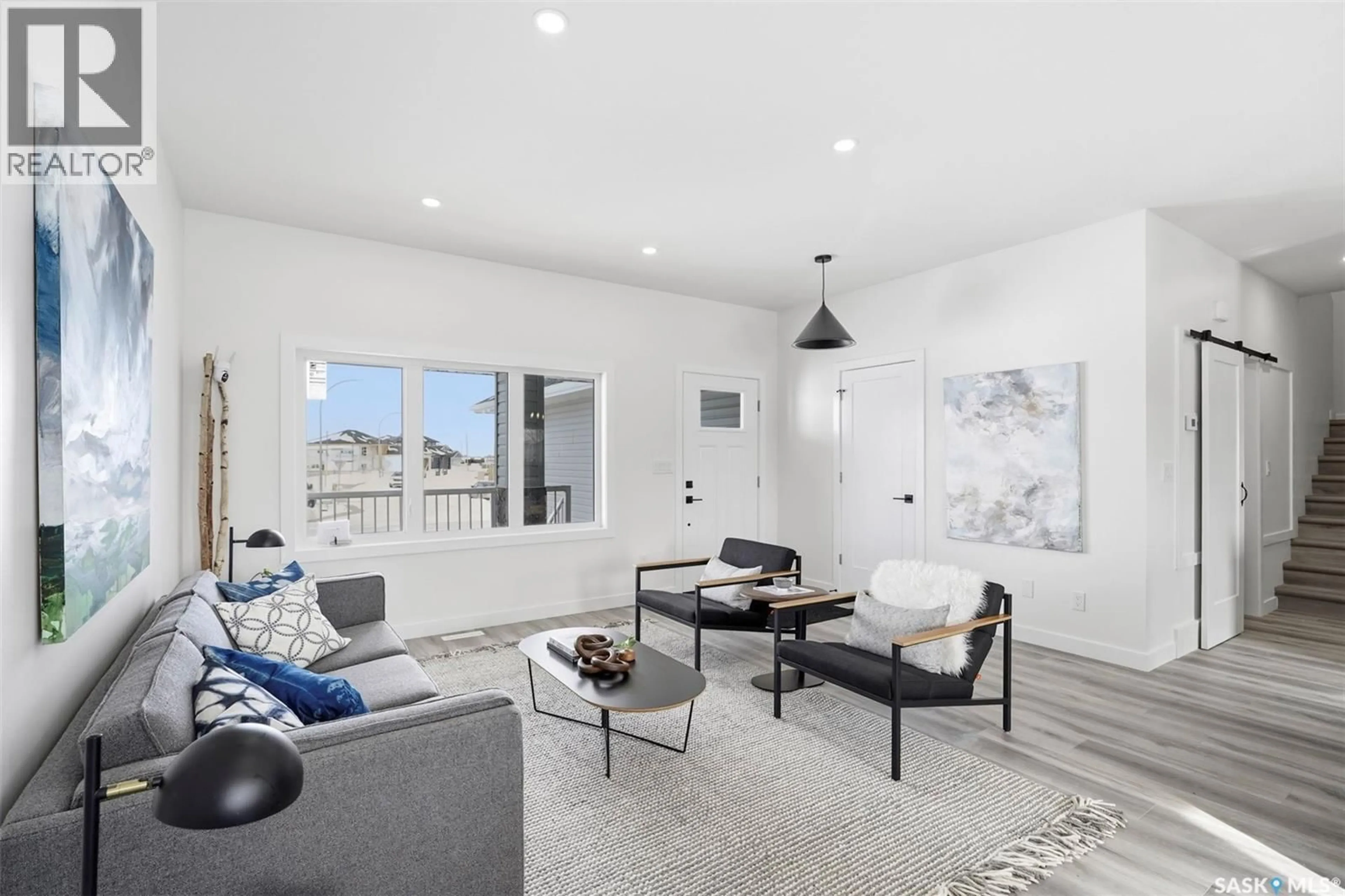 Living room with furniture, unknown for 442 KINLOCH CRESCENT, Saskatoon Saskatchewan S7M5K1