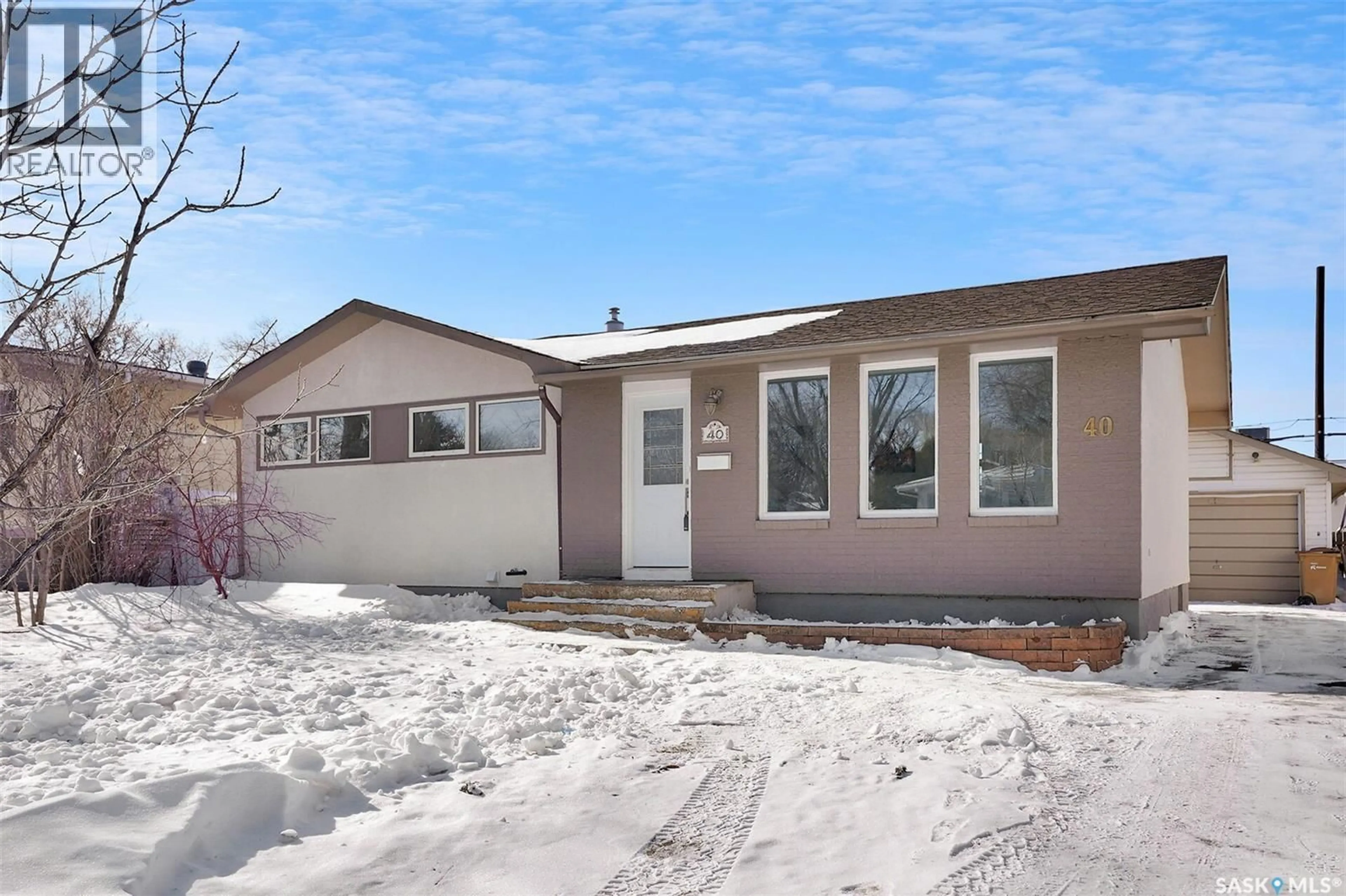 Home with vinyl exterior material, street for 40 RICHARDSON CRESCENT, Regina Saskatchewan S4S4J3