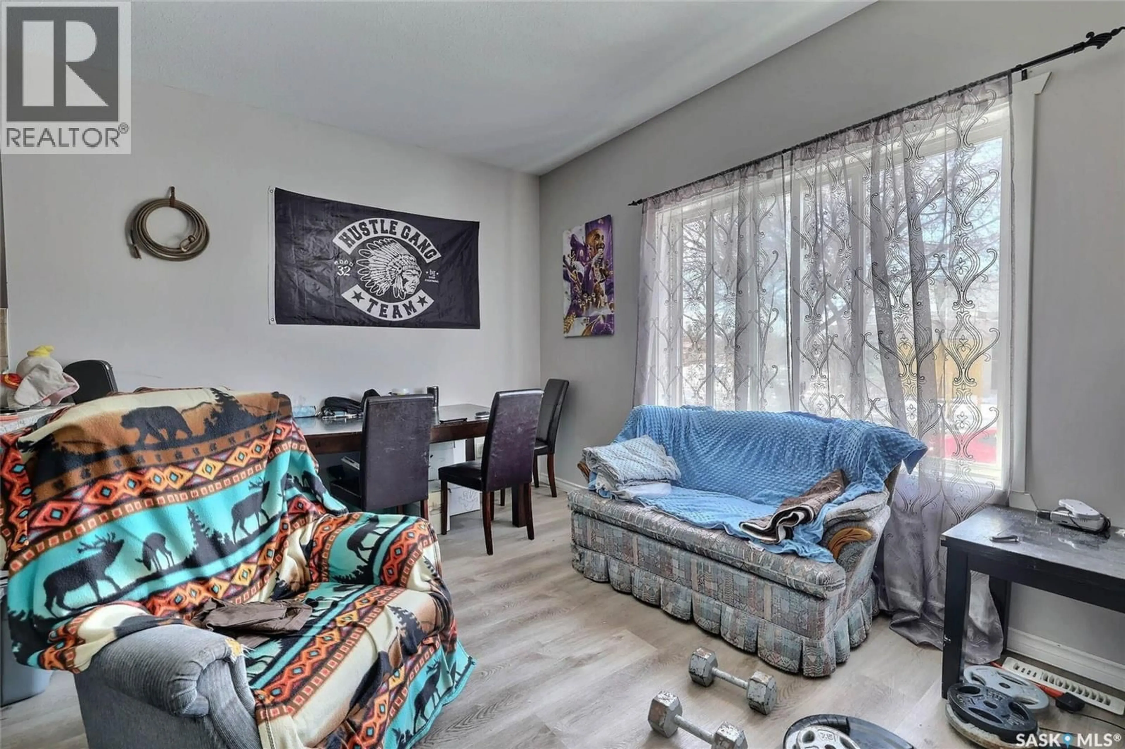 Living room with furniture, unknown for 1135 MCTAVISH STREET, Regina Saskatchewan S4T3V6