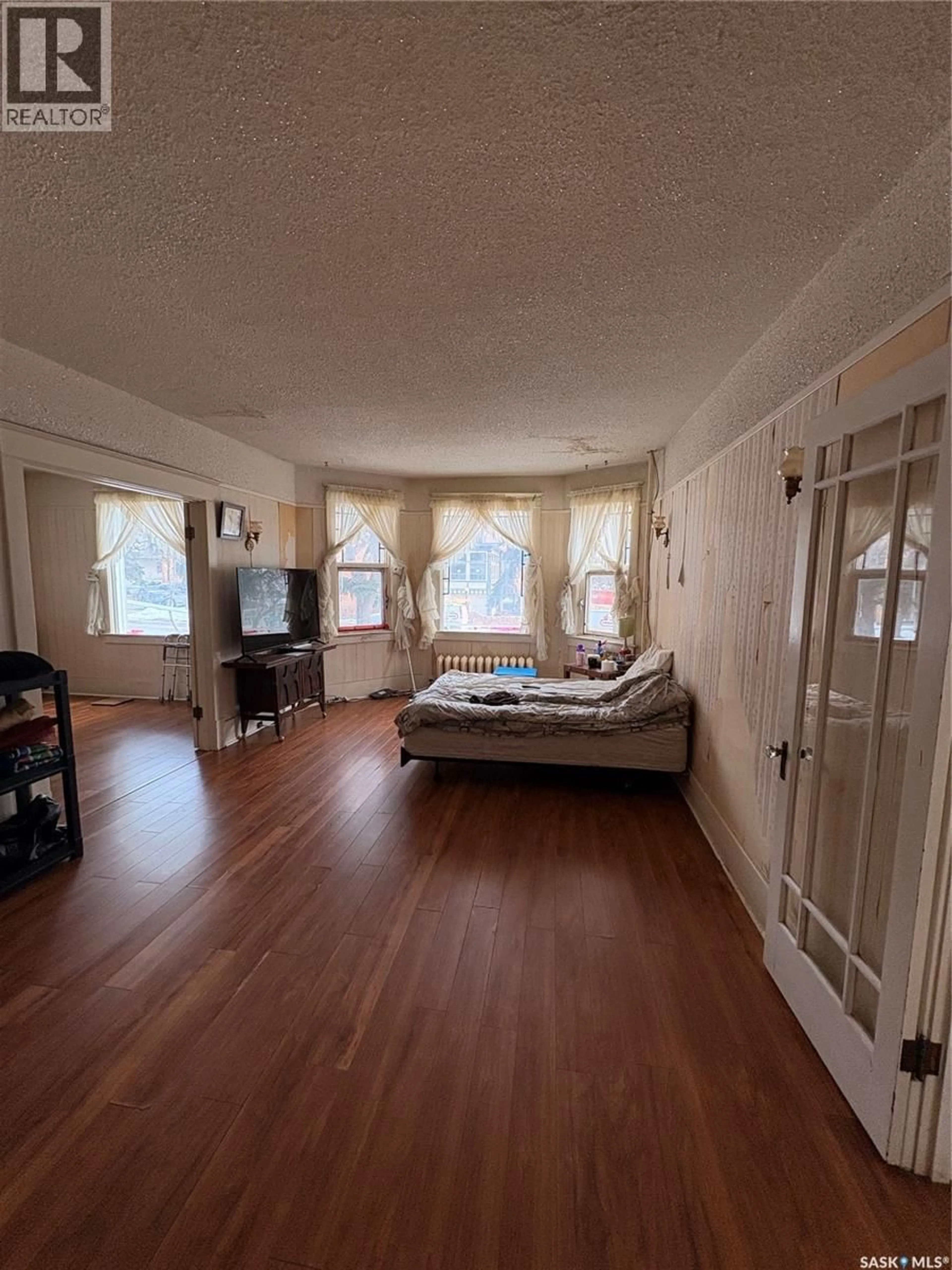 A pic of a room for 1102 GRAFTON AVENUE, Moose Jaw Saskatchewan S6H3S5