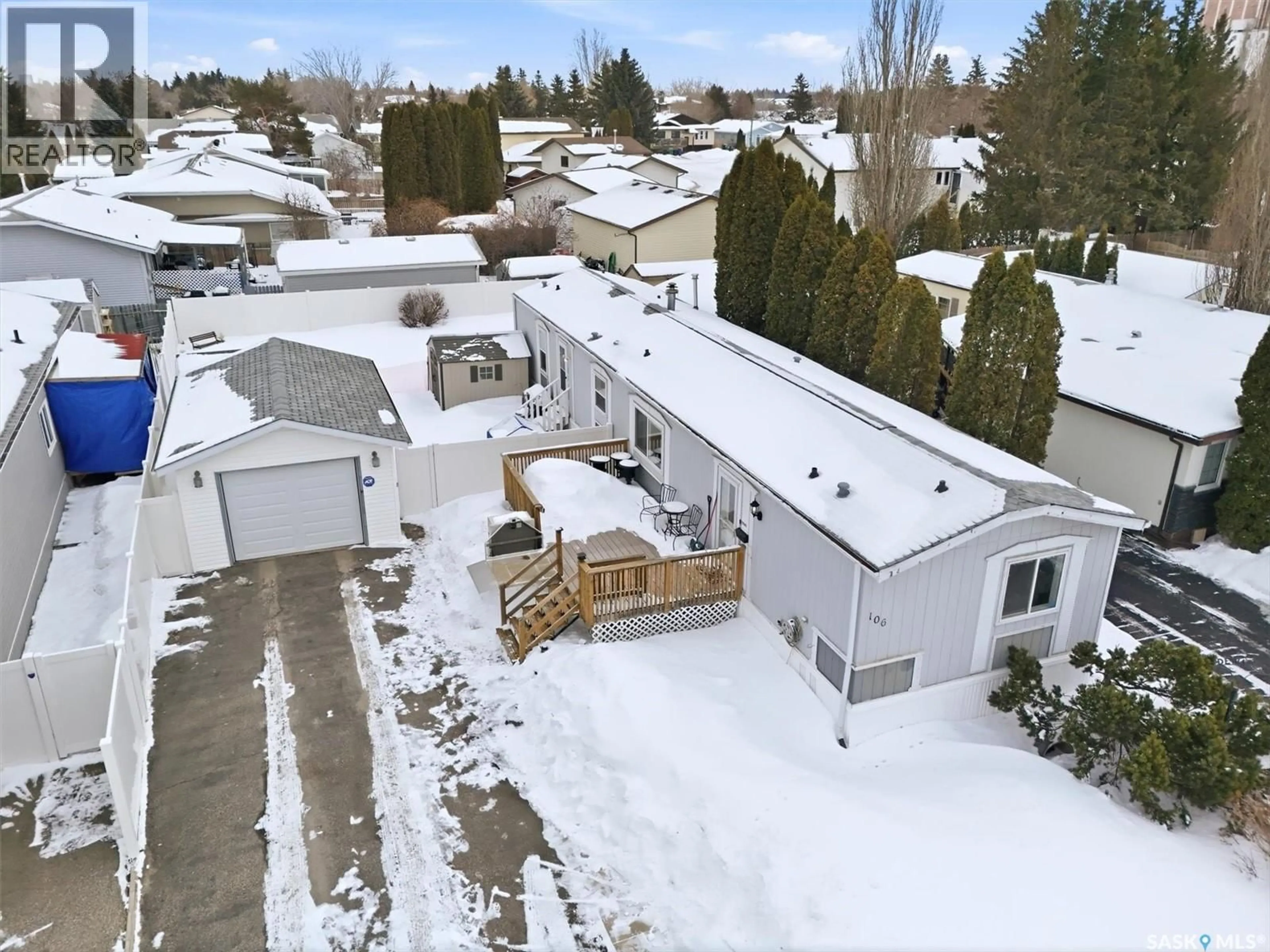 A pic from outside/outdoor area/front of a property/back of a property/a pic from drone, street for 106 LOCHRIE CRESCENT, Saskatoon Saskatchewan S7M5E4
