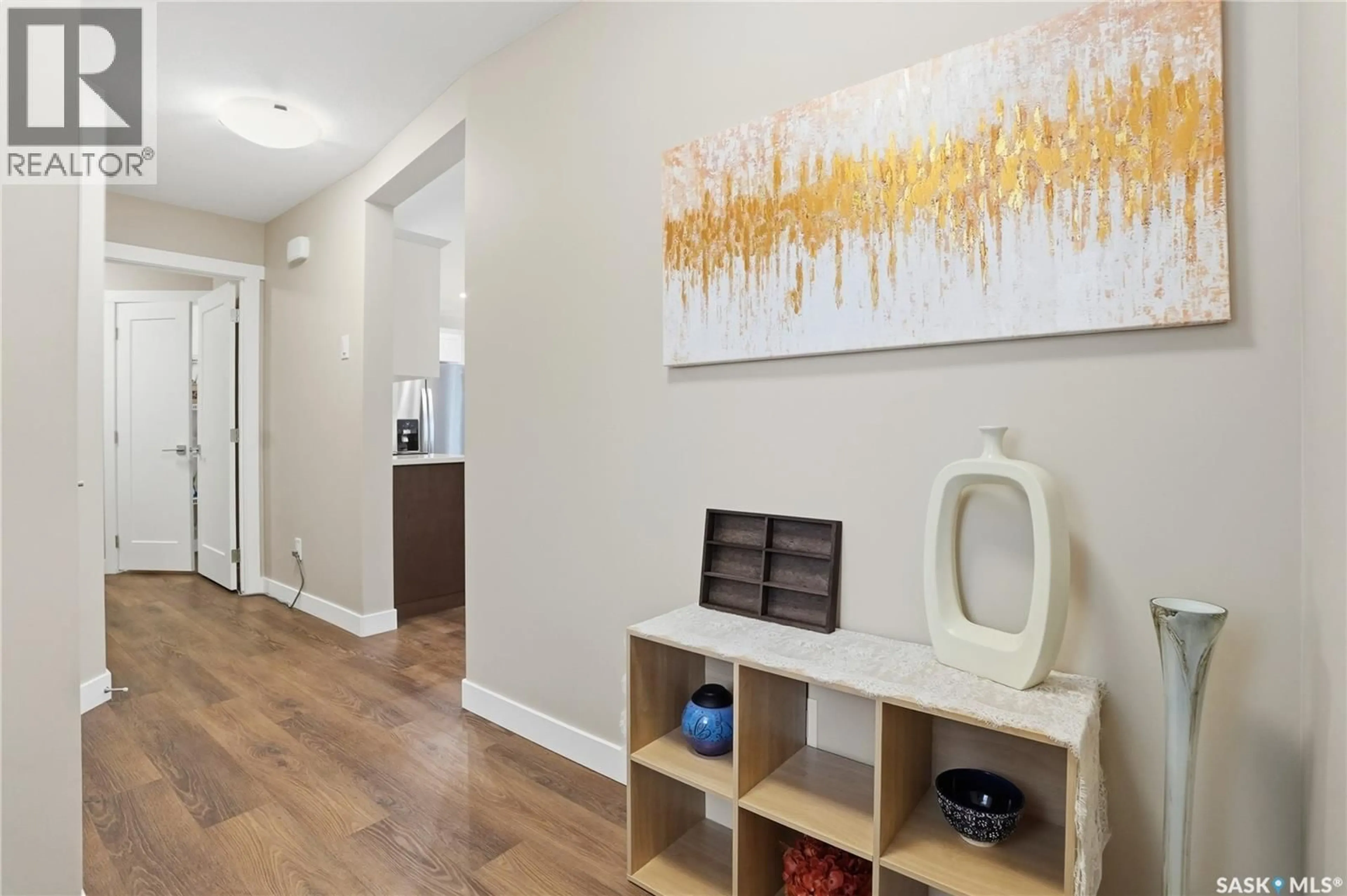 Indoor entryway for 474 SCHMEISER BEND, Saskatoon Saskatchewan S7V1N6