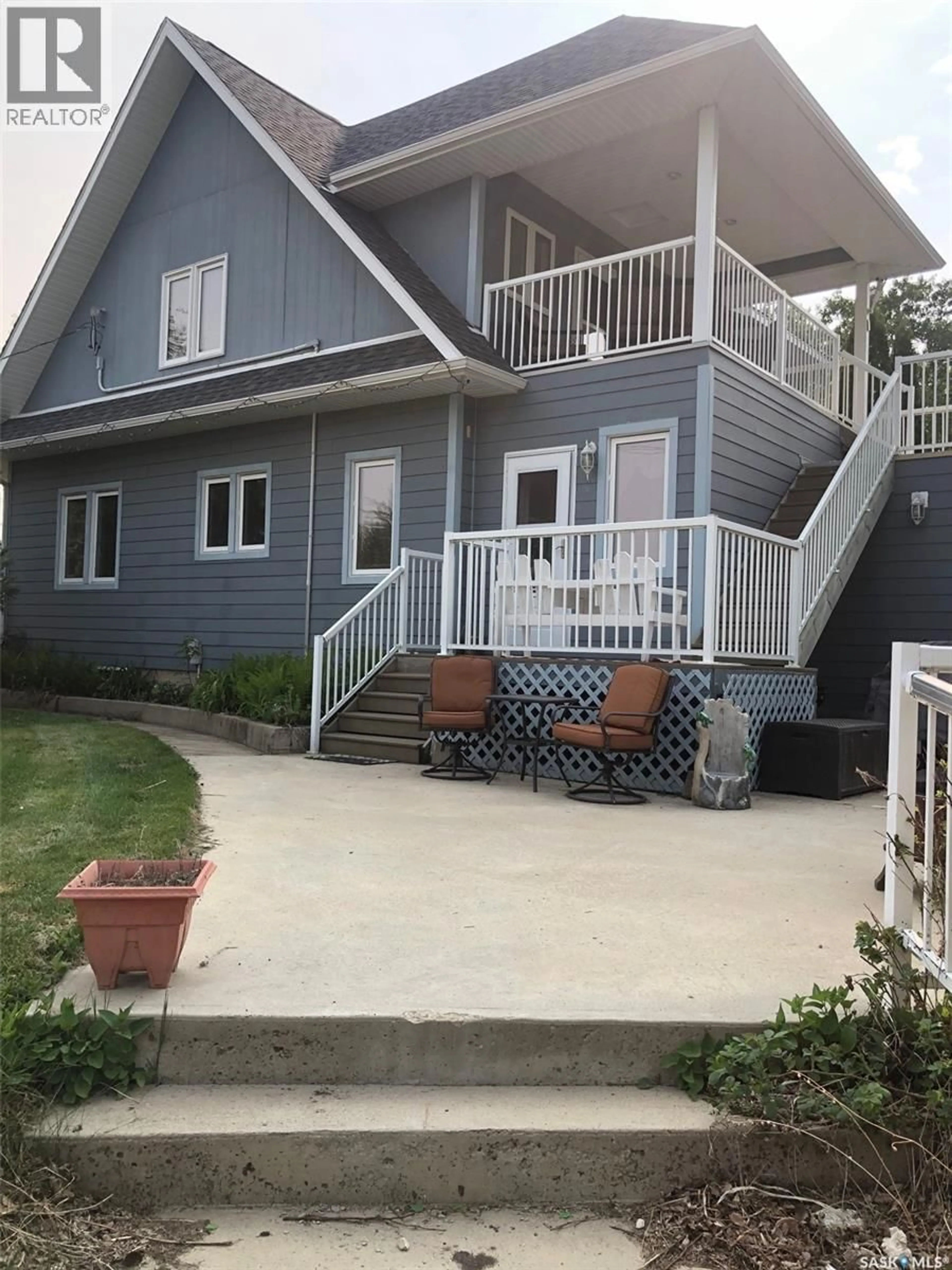 Home with vinyl exterior material, street for 1001 MAIN STREET, Sturgis Saskatchewan S0A4A0