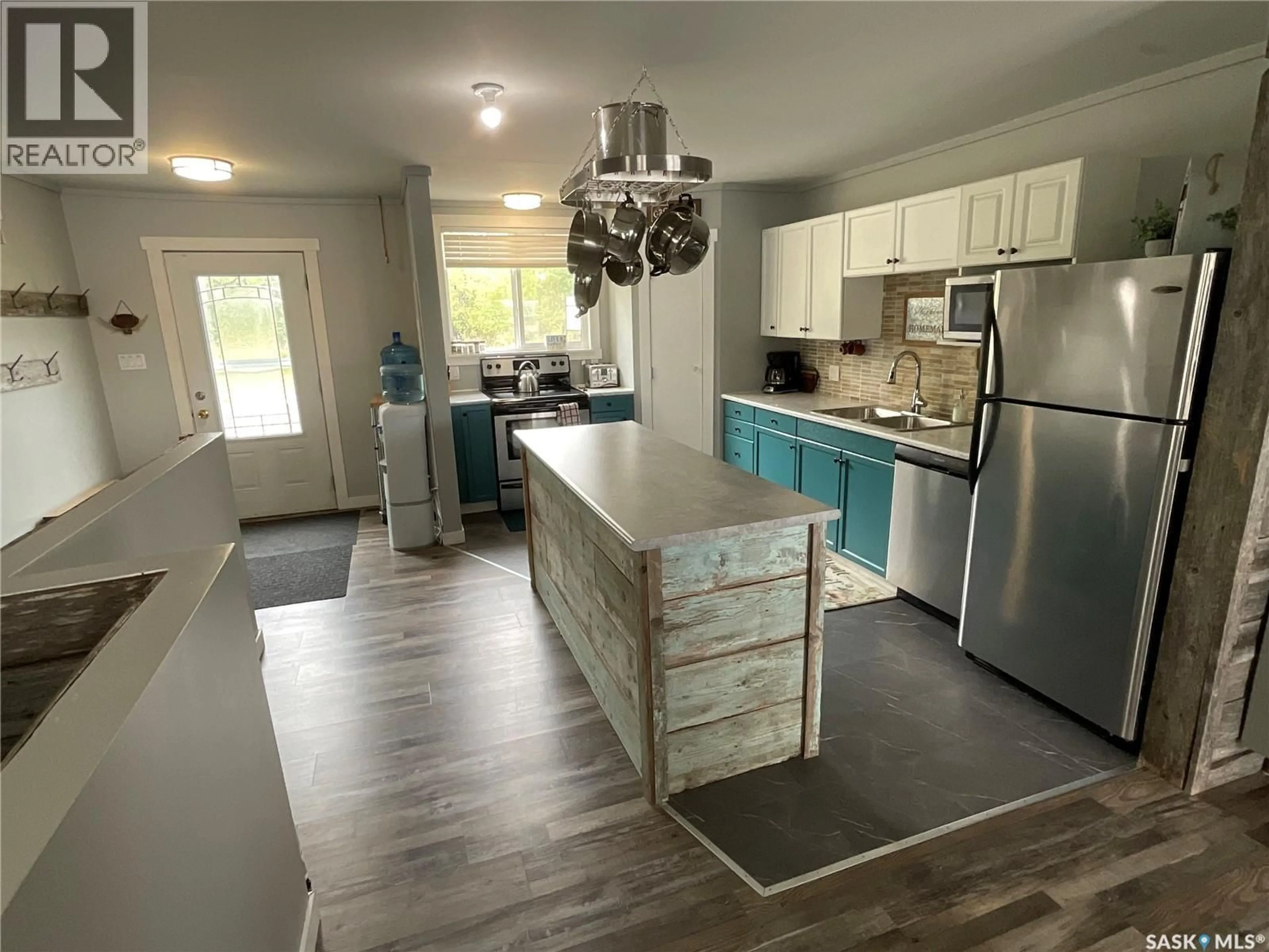 Open concept kitchen, unknown for 3829 FIRST POINT BEACH DRIVE, Hoodoo Rm No. 401 Saskatchewan S0K4P0