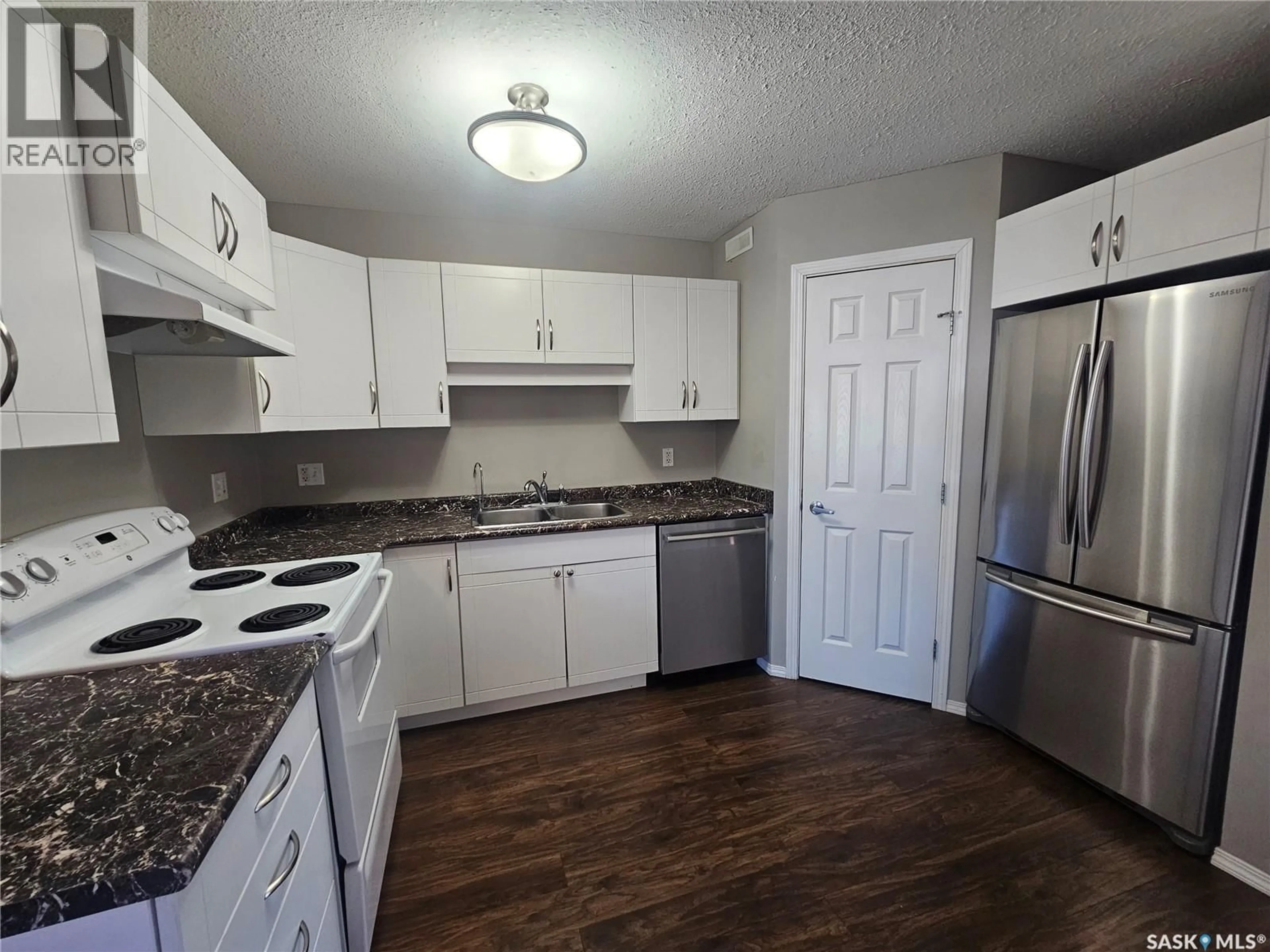 Standard kitchen, unknown for 503 - 116 COLONEL OTTER DRIVE, Swift Current Saskatchewan S9H2K4