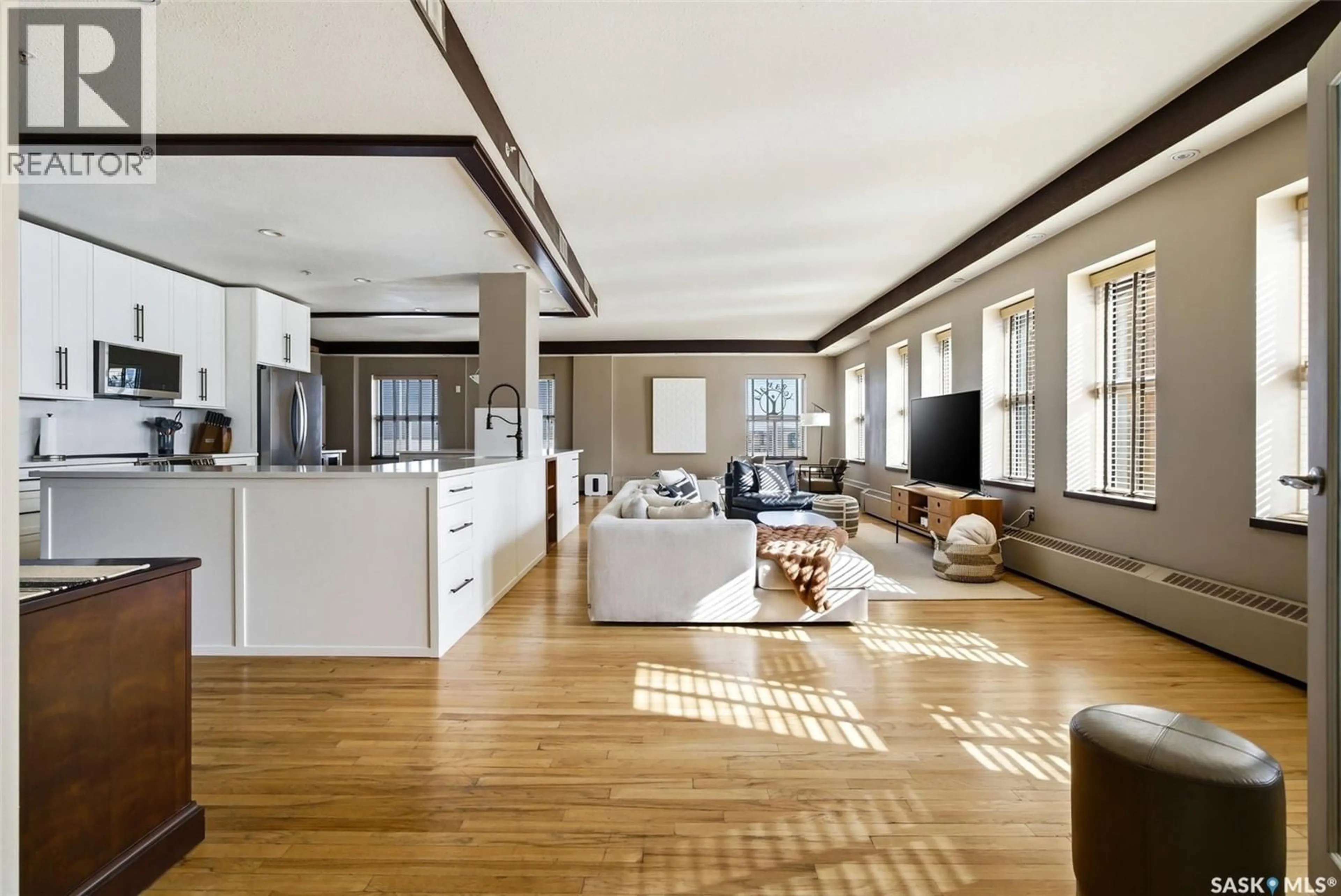 Open concept kitchen, unknown for 500 2020 11TH AVENUE, Regina Saskatchewan S4P0J3