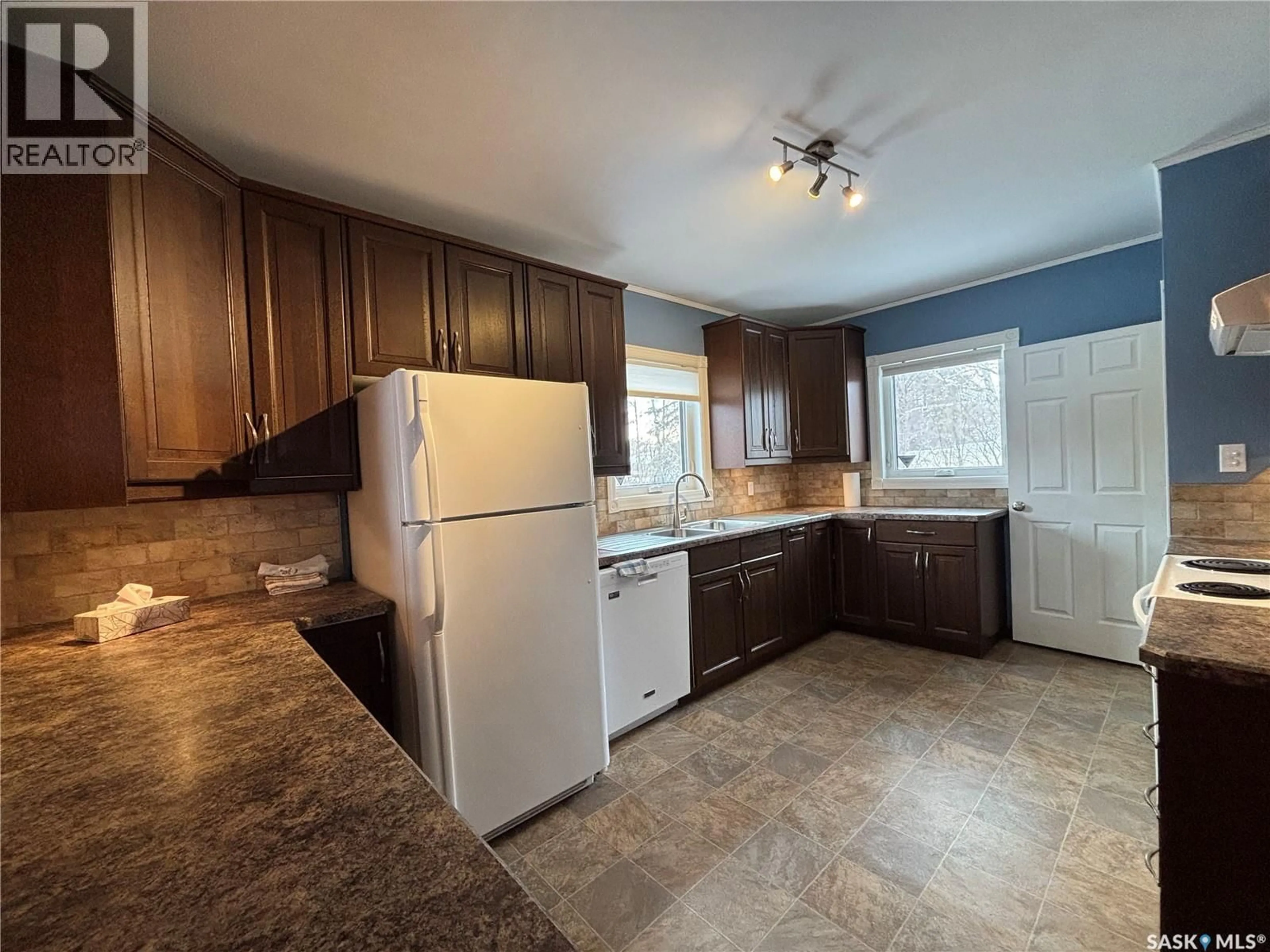 Standard kitchen, ceramic/tile floor for 47 JAMES AVENUE, Yorkton Saskatchewan S3N2C3