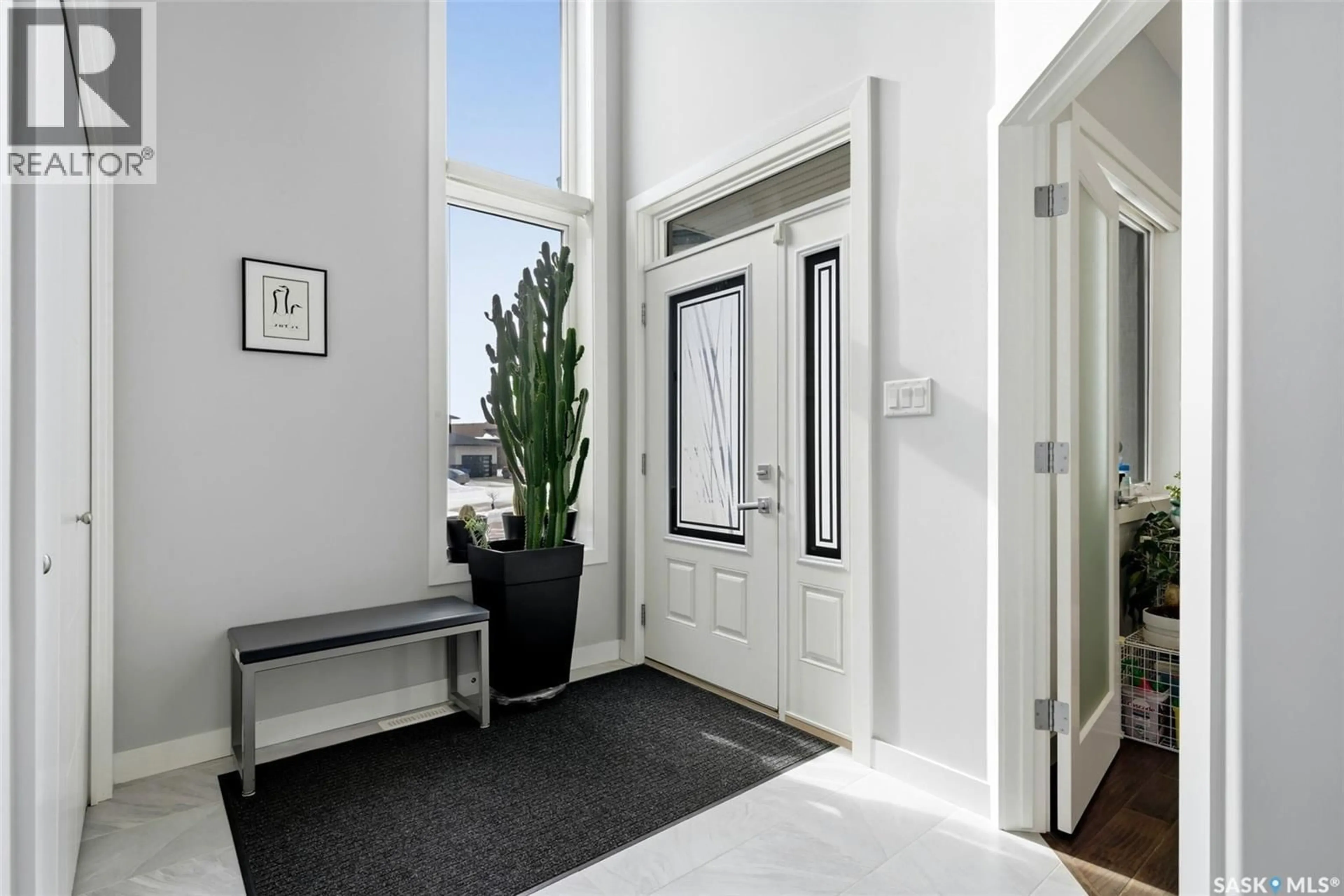 Indoor entryway for 4822 GREEN VIEW CRESCENT, Regina Saskatchewan S4V3P2