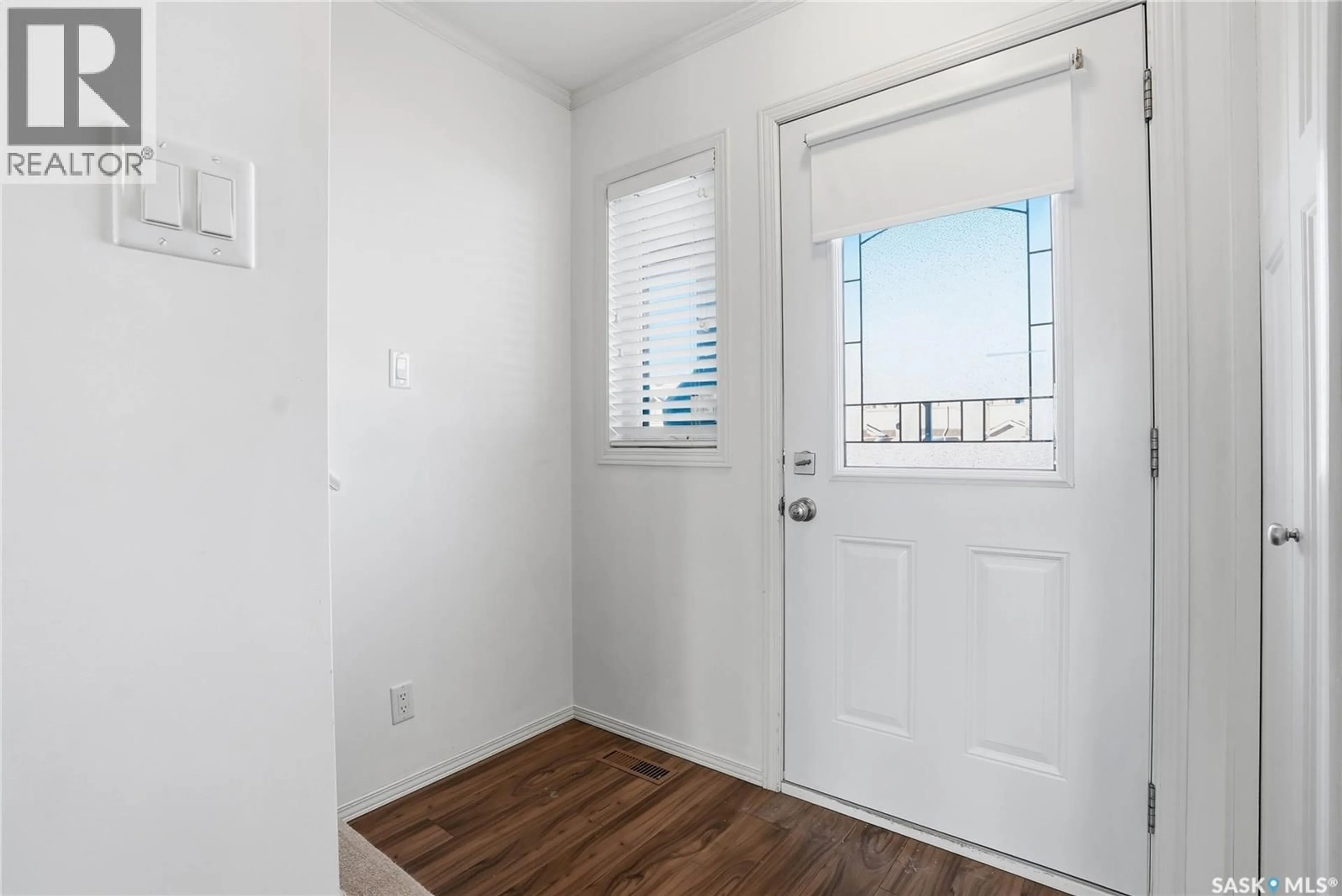 Indoor entryway for 115 - 212 DALGLEISH LINK, Saskatoon Saskatchewan S7W0N5