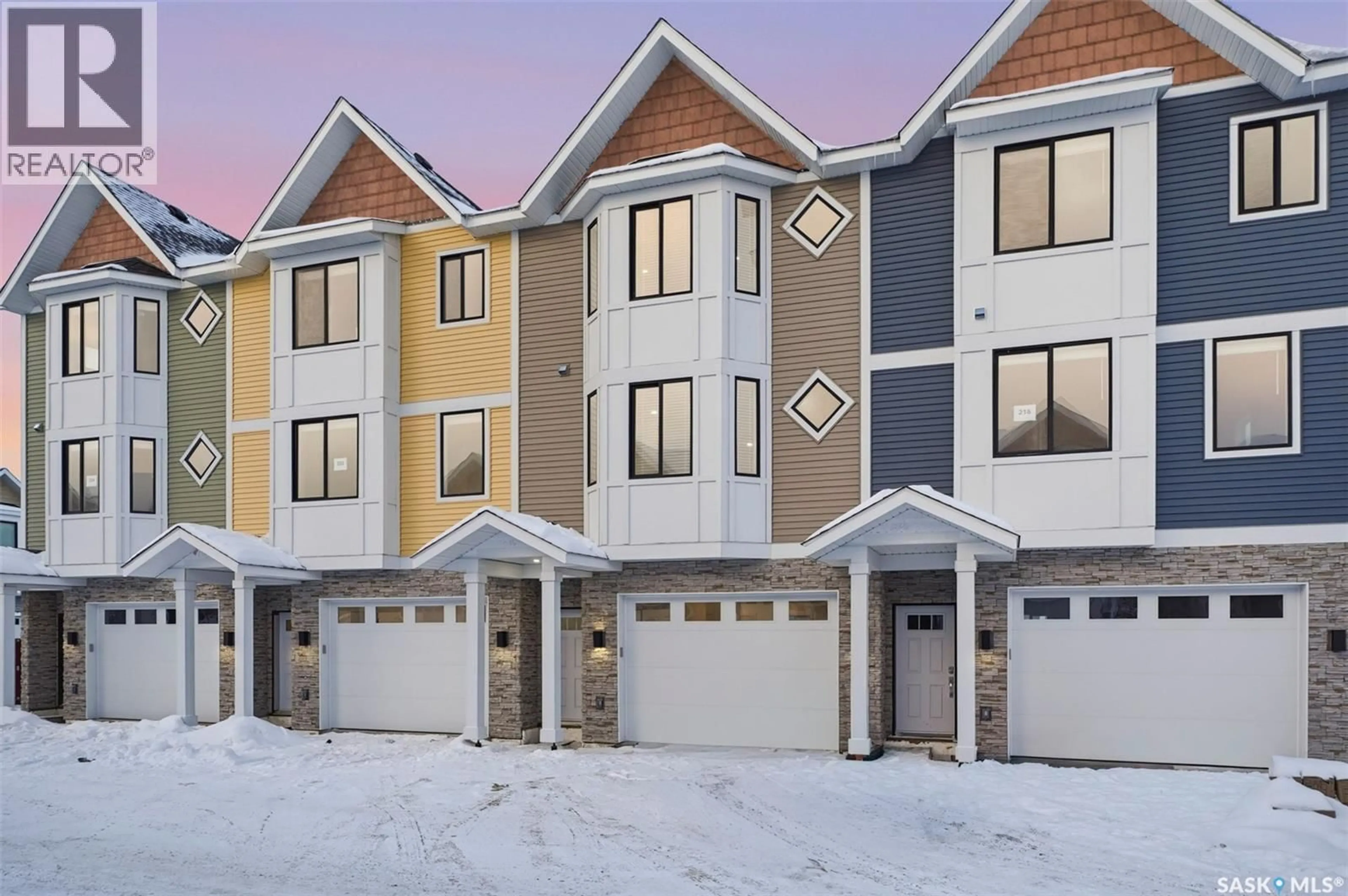 A pic from outside/outdoor area/front of a property/back of a property/a pic from drone, street for 220 - 3220 11TH STREET, Saskatoon Saskatchewan S7M5M4